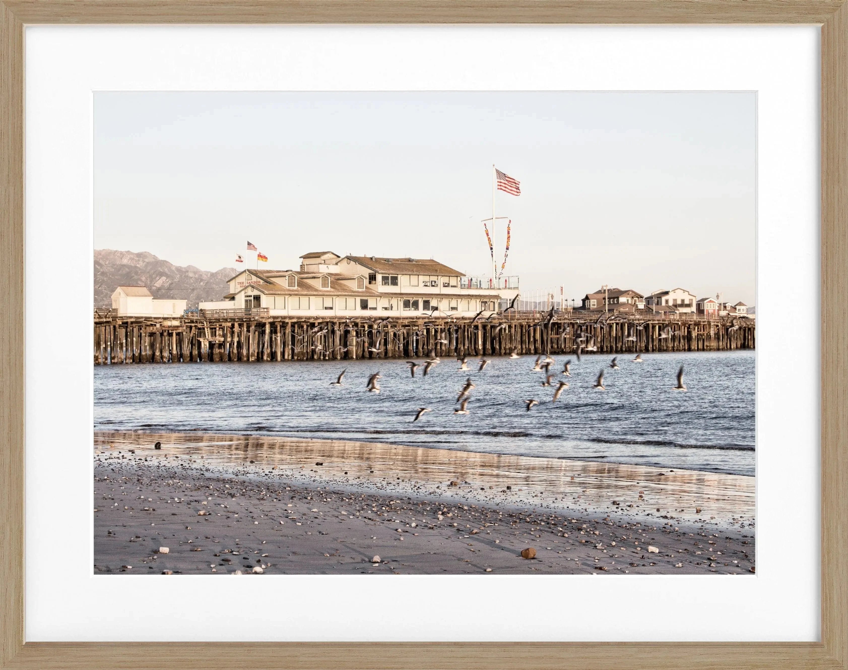 Schwarz-weiß Poster mit Rahmen von Santa Barbara Pier in Kalifornien, von Cosman-Photocollection, 31x25cm, Wanddekoration