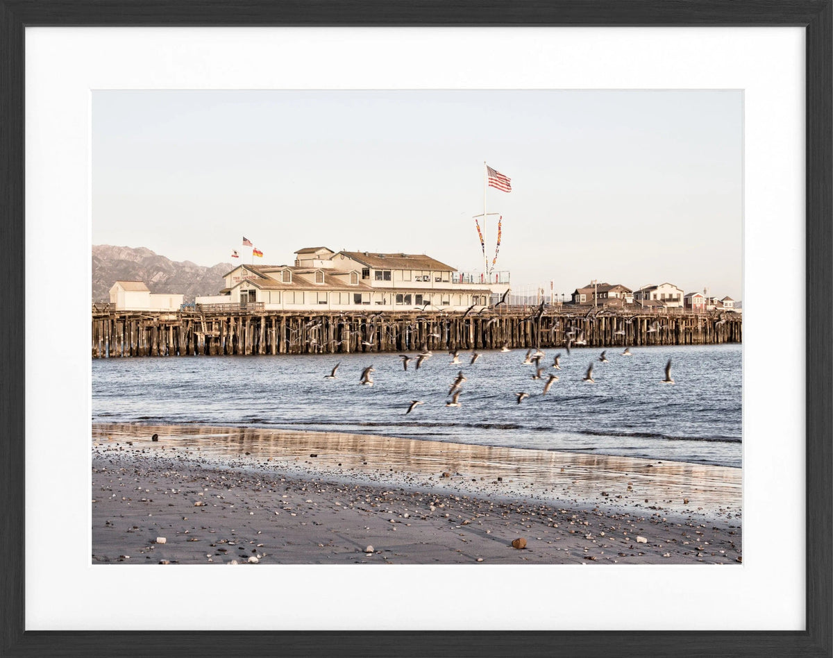 Schwarz-weiß Poster mit Rahmen von Cosman-Photocollection, Kalifornien Santa Barbara Pier, 31x25 cm, Wanddekoration