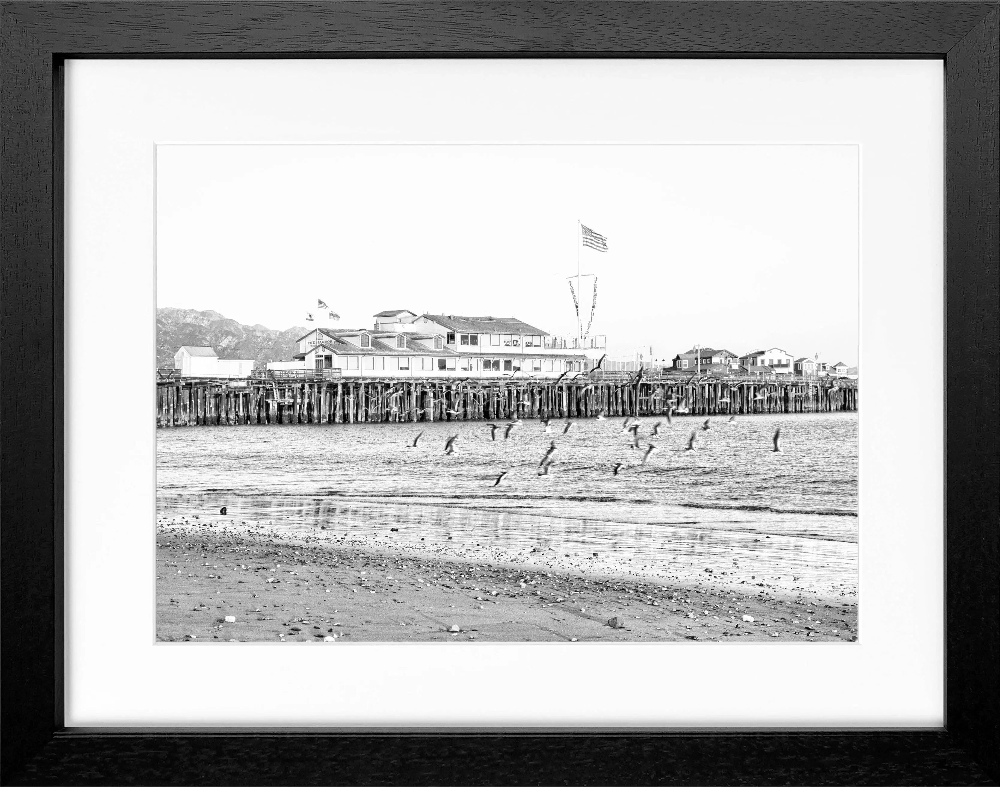 Schwarz-weiß Poster mit Rahmen von Cosman-Photocollection, Kalifornien Santa Barbara Pier, 31x25 cm, Wanddekoration