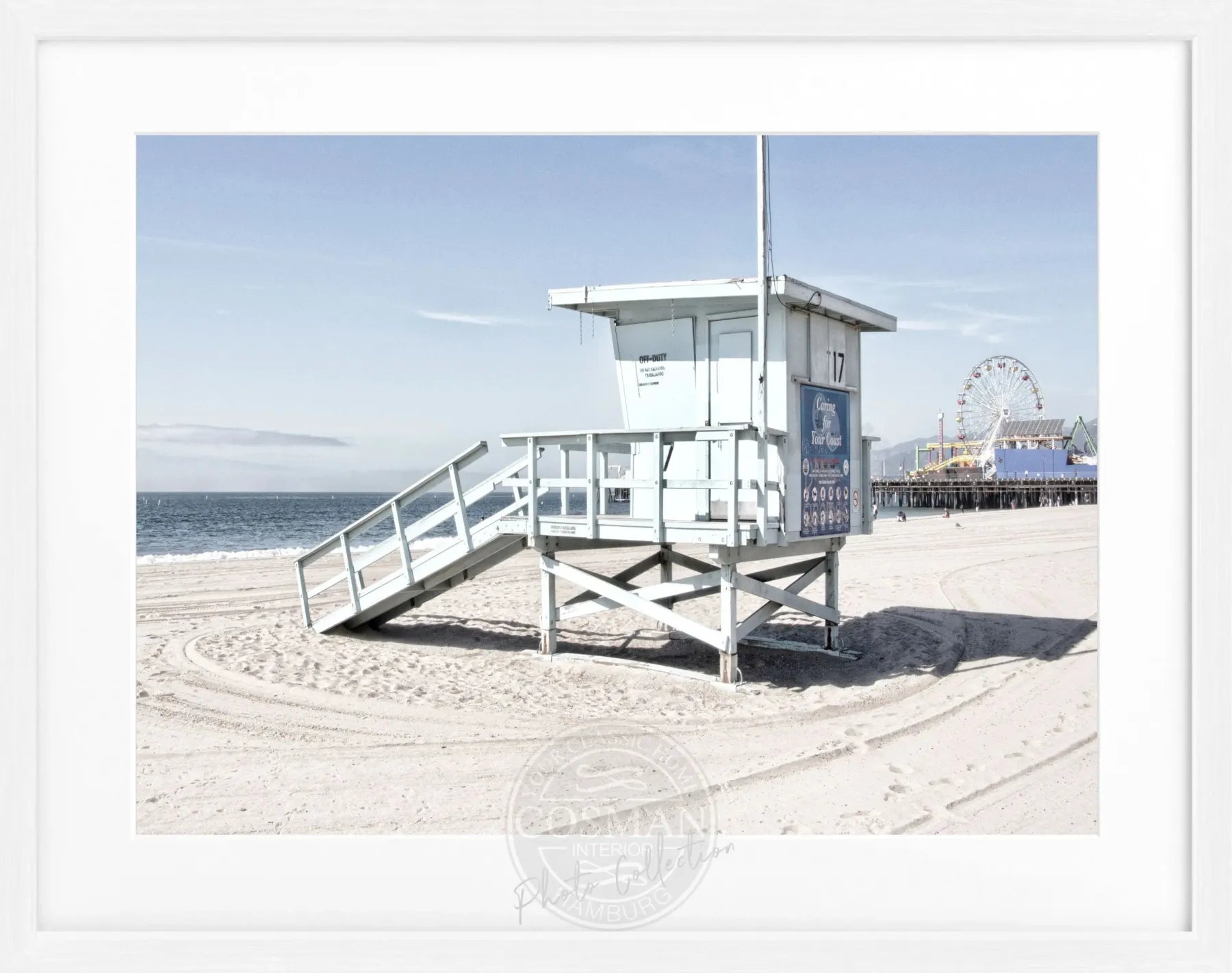 Schwarz-weiß Poster mit Rahmen von Cosman-Photocollection, Kalifornien Santa Monica Beach Lifeguard, 31x25 cm, Wanddekoration