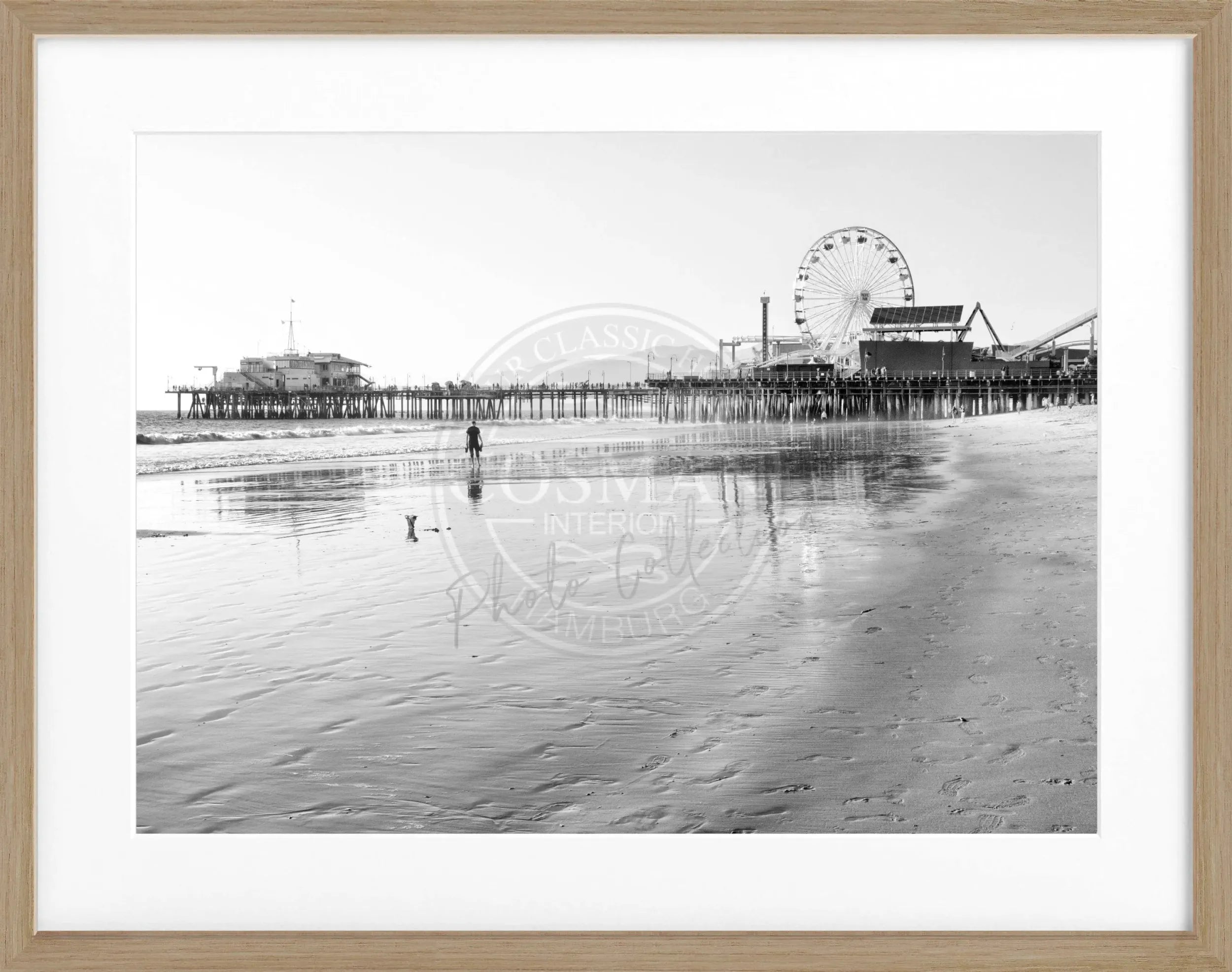 Schwarz-weiß Poster mit Rahmen von Cosman-Photocollection, Santa Monica Pier in Kalifornien, 31x25cm, kunstvolles Wandbild
