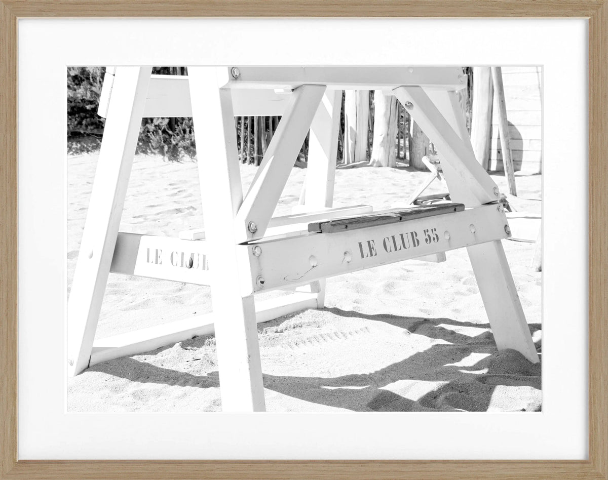 Schwarz-weiß Poster mit Rahmen 'Le Club 55' Saint Tropez von Cosman-Photocollection, 31x25 cm, Fotokunst an Wand