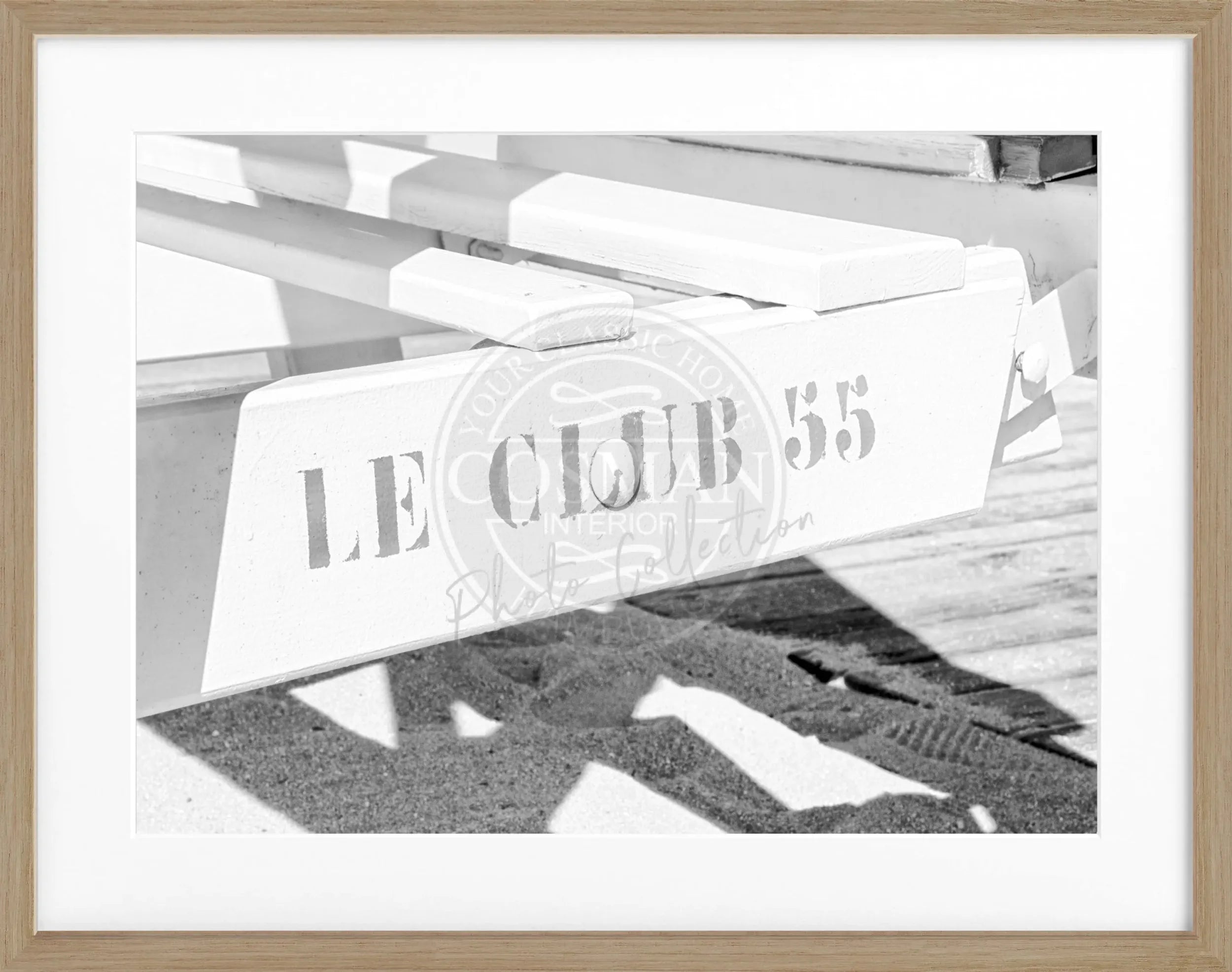 Schwarz-weiß Poster mit Rahmen ’Le Club 55’ Saint Tropez, 31x25cm, von Cosman-Photocollection, stilvolles Strandmotiv