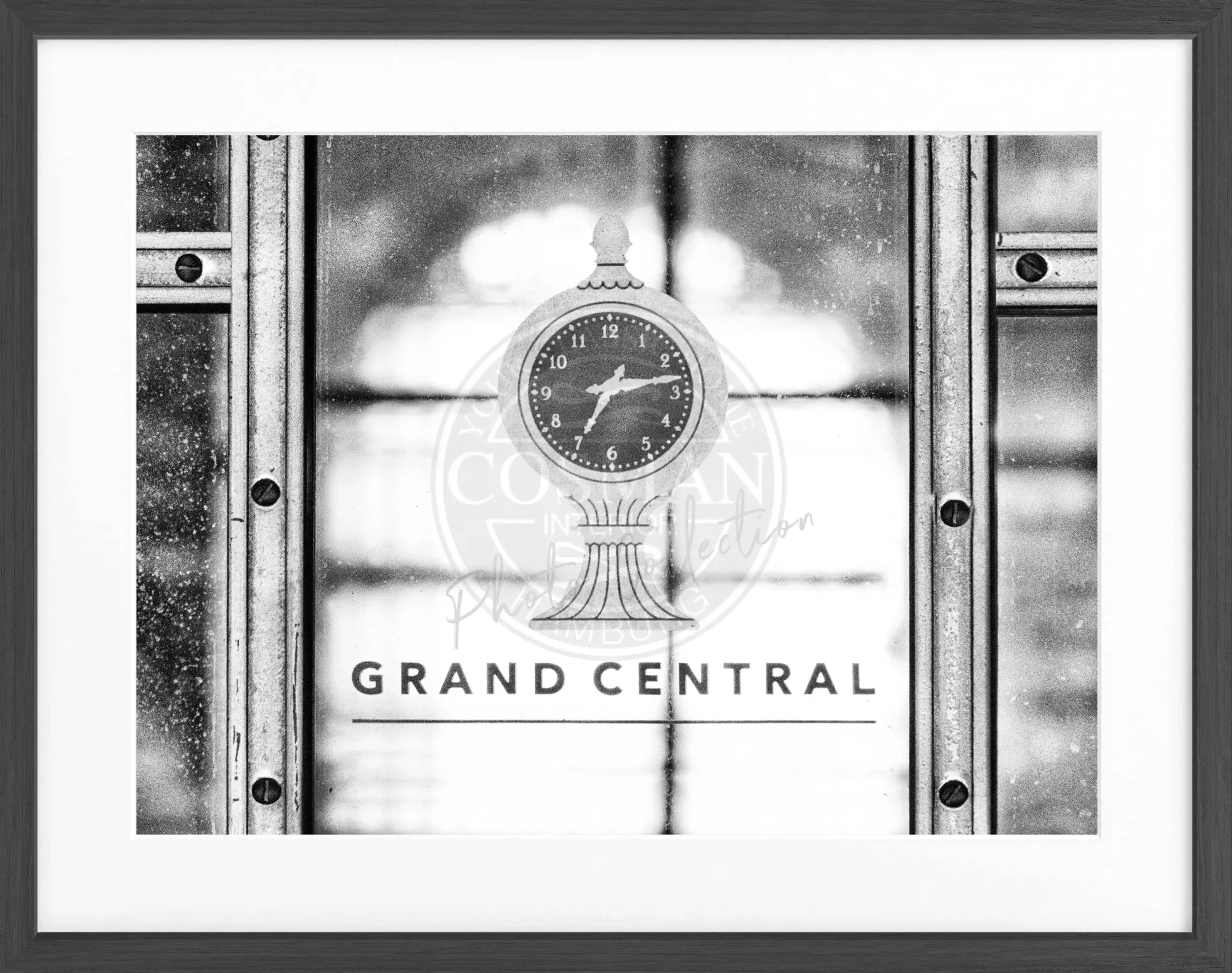 Schwarz-weiß Poster mit Rahmen von Cosman-Photocollection, New York Central Station, 31x25 cm, Wanddekoration im urbanen Stil