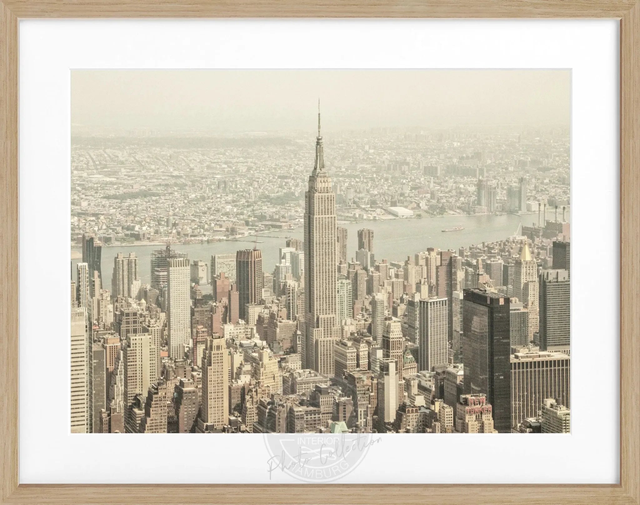 Schwarz-weiß Poster mit Rahmen von Cosman-Photocollection, Empire State Building in New York, 31x25 cm, urbanes Stadtbild