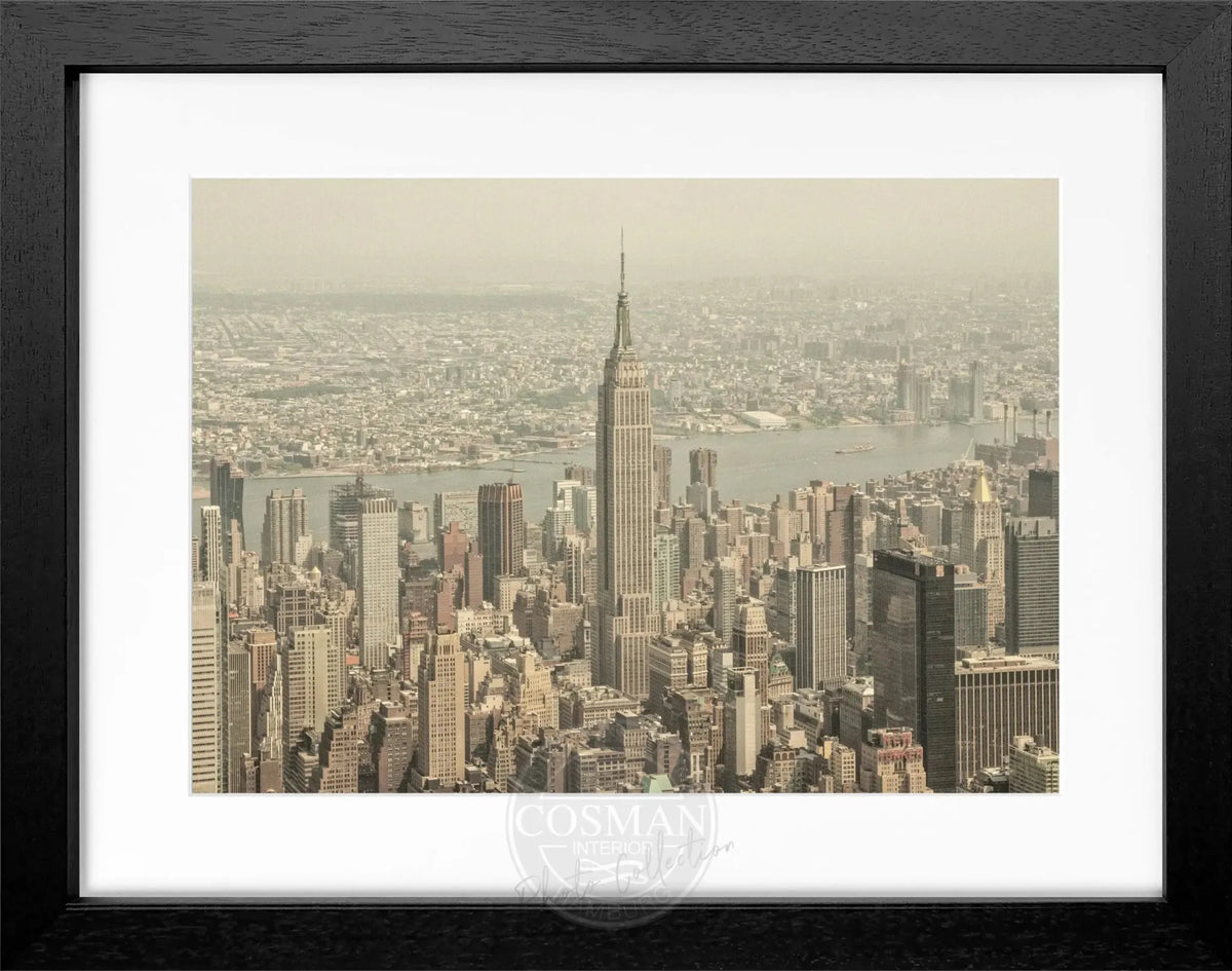 Schwarz-weiß Poster mit Rahmen von Cosman-Photocollection, Empire State Building in New York, Bildgröße 31x25 cm.