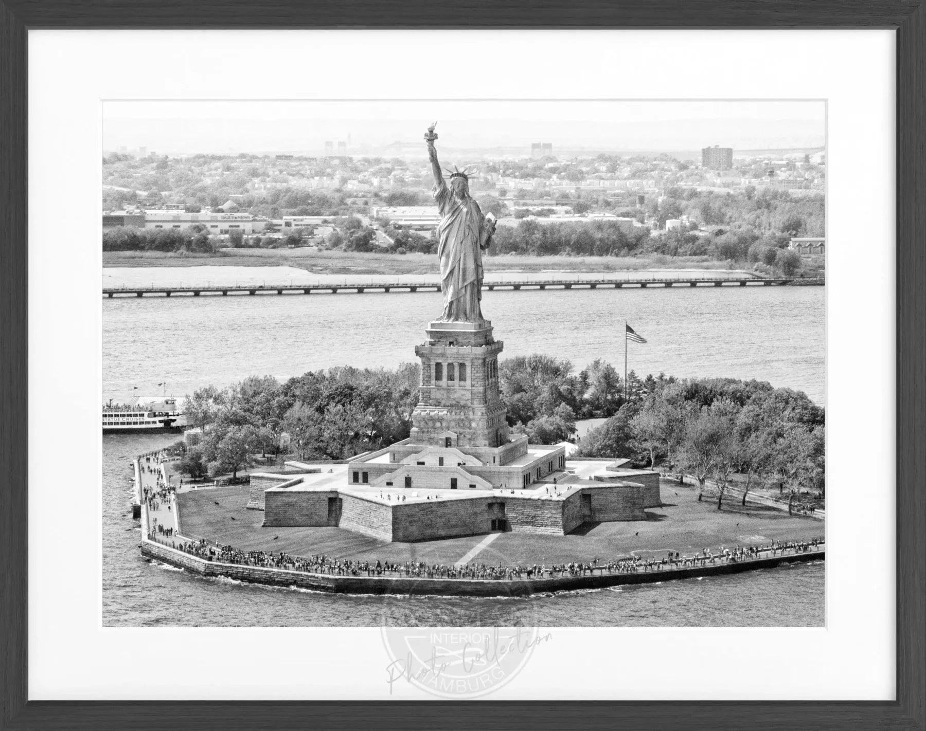 Schwarz-weiß Poster mit Rahmen von Cosman-Photocollection, New York Lady Liberty Motiv, 31x25cm, Wanddekoration