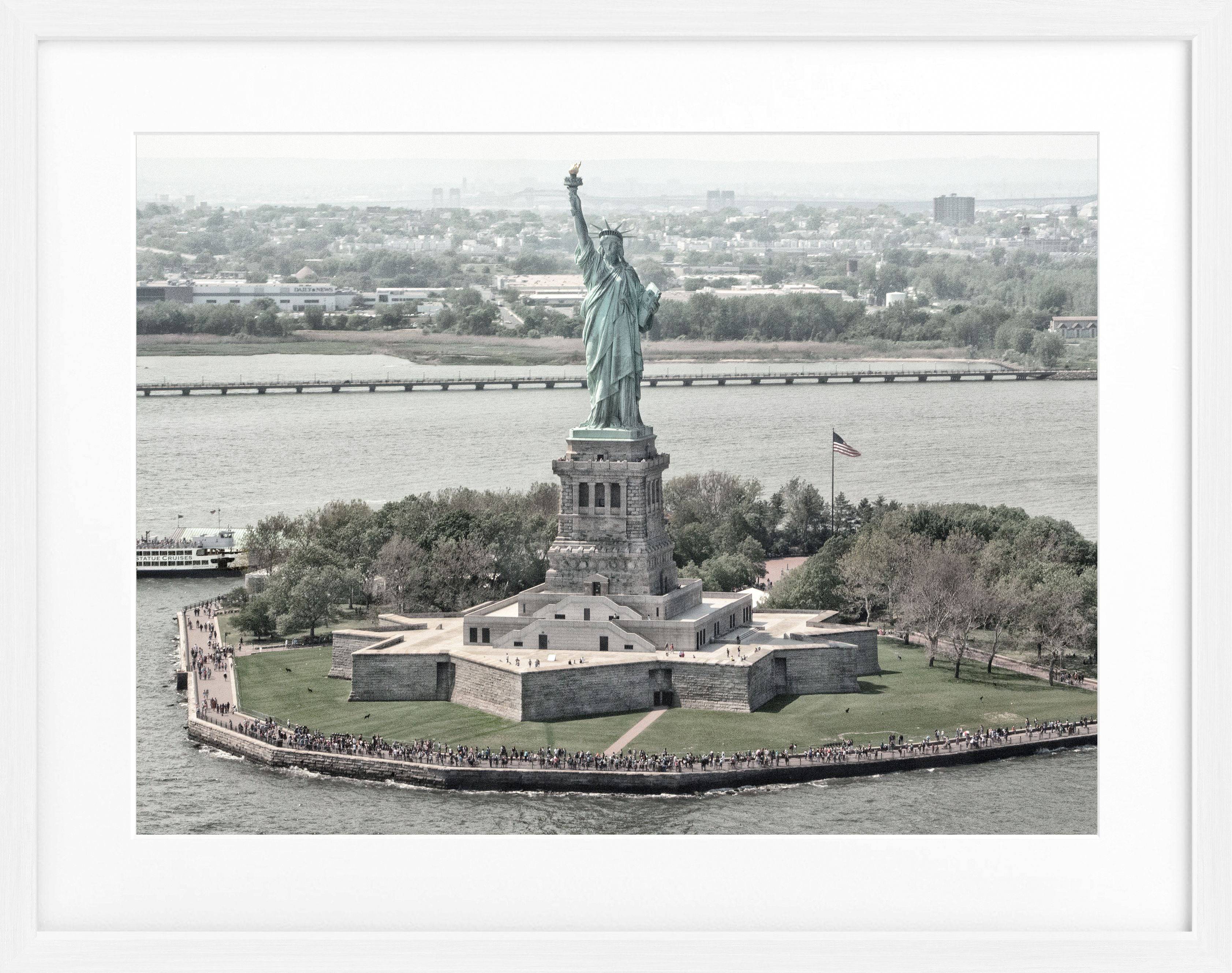 Poster mit Rahmen New York ’Lady Liberty’ NY36 by Cosman-Photocollection