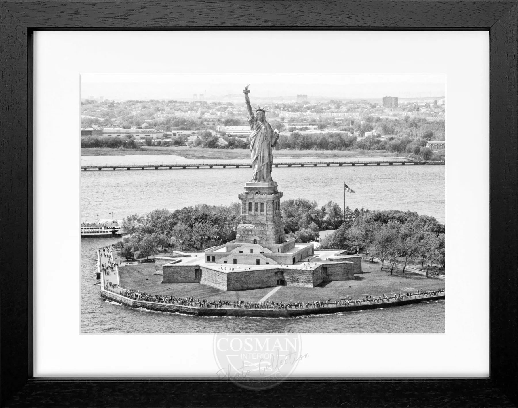 Schwarz-weiß Poster mit Rahmen, New York Lady Liberty Motiv, von Cosman-Photocollection, 31x25cm, Wanddekoration