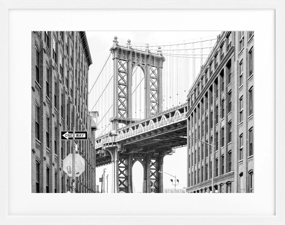 Schwarz-weiß Poster mit Rahmen von Cosman-Photocollection, Motiv des Manhattan Bridges in New York, 31x25 cm