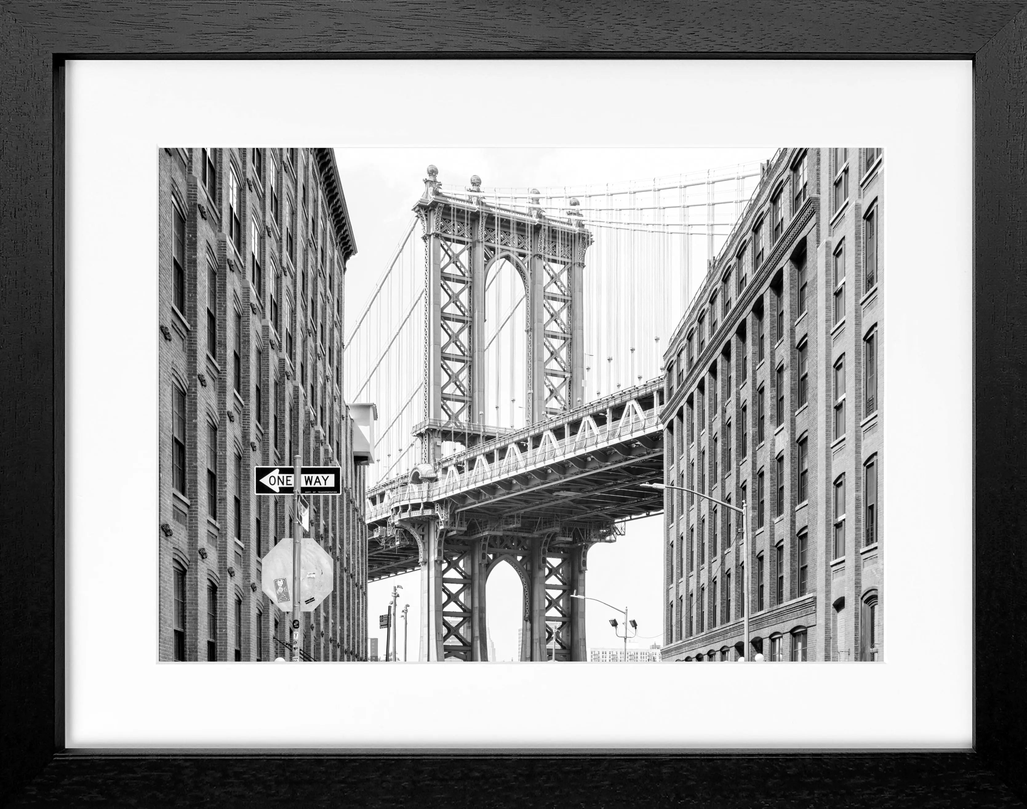 Schwarz-weißer Poster mit Rahmen von Cosman-Photocollection, New York Manhattan Bridge, Motiv, 31x25 cm