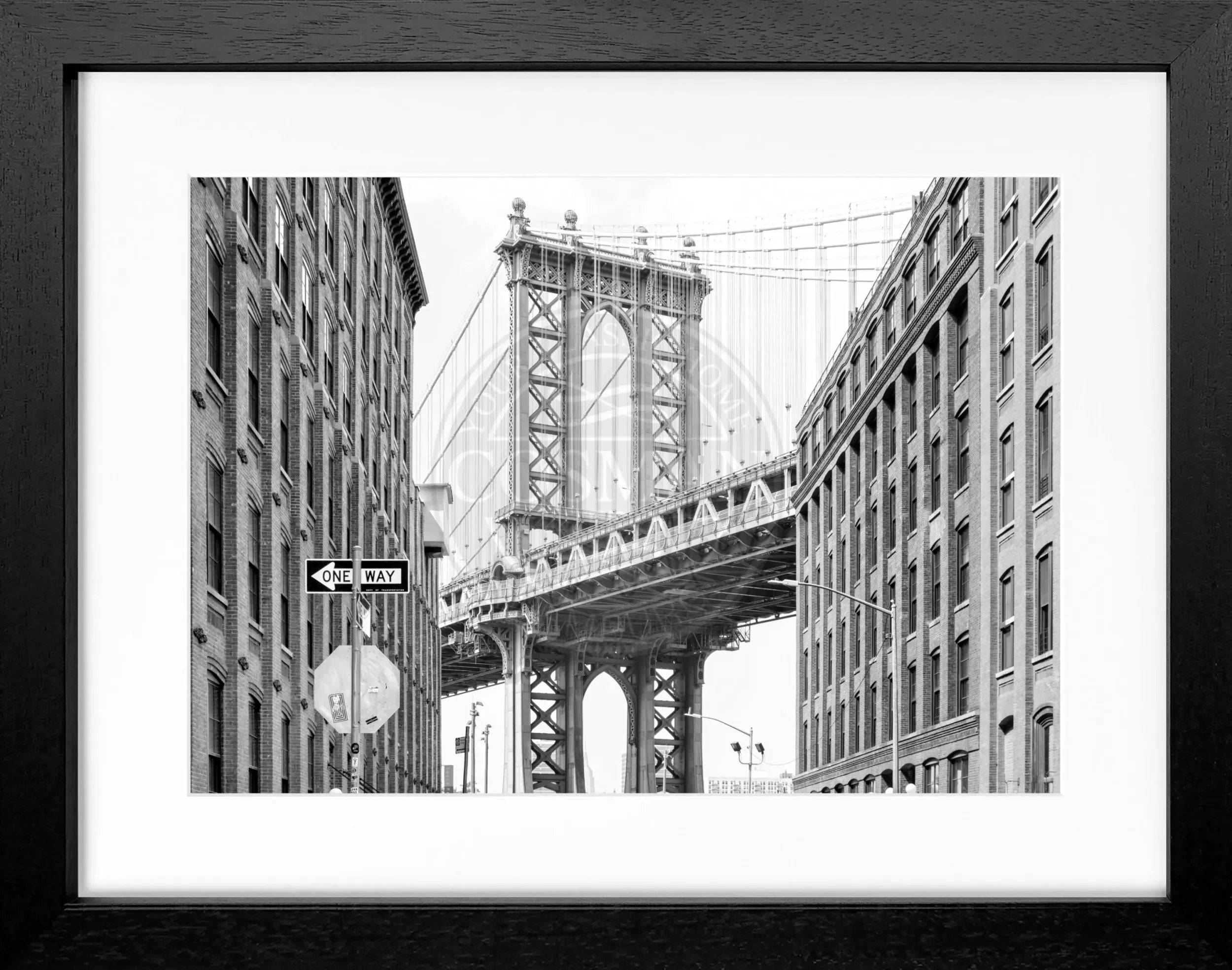 Schwarz-weißer Poster mit Rahmen von Cosman-Photocollection, New York Manhattan Bridge, Motiv, 31x25 cm
