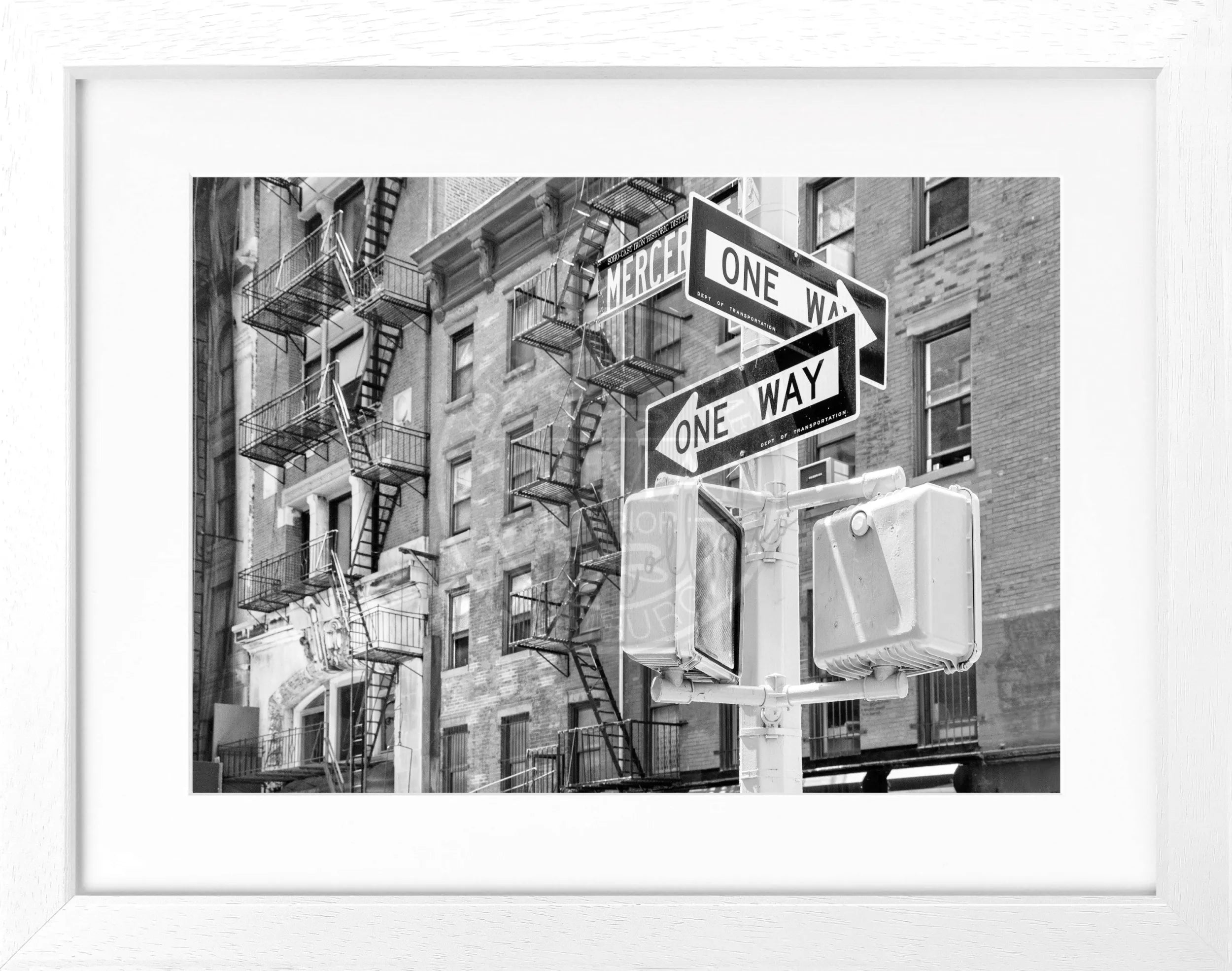 Schwarz-weiß Poster von New York NY82 mit schwarzem Rahmen, 31x25 cm, von Cosman-Photocollection, dekoratives Wandbild