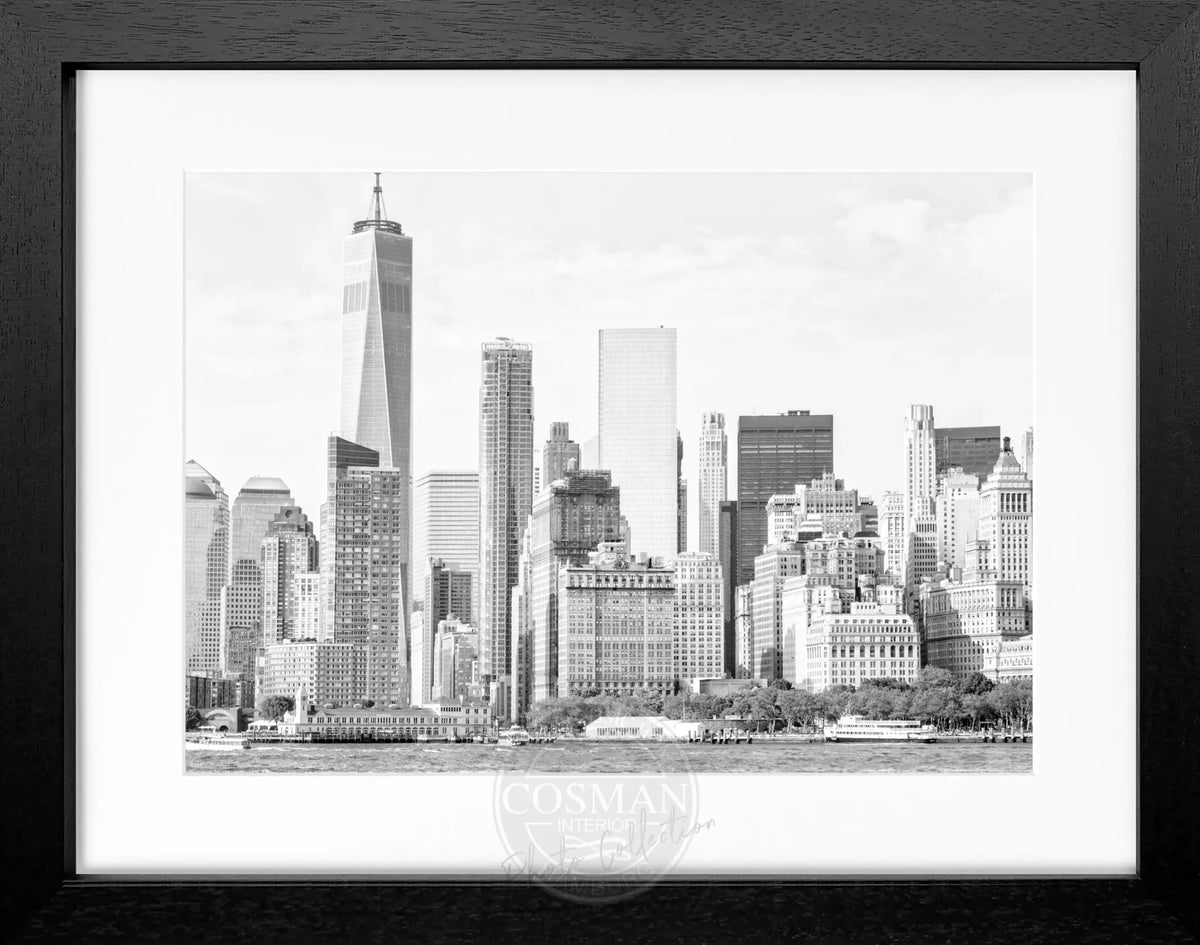 Schwarz-weiß Poster mit Rahmen, New York Skyline Motiv, 31x25cm, von Cosman-Photocollection, urbanes Stadtbild.