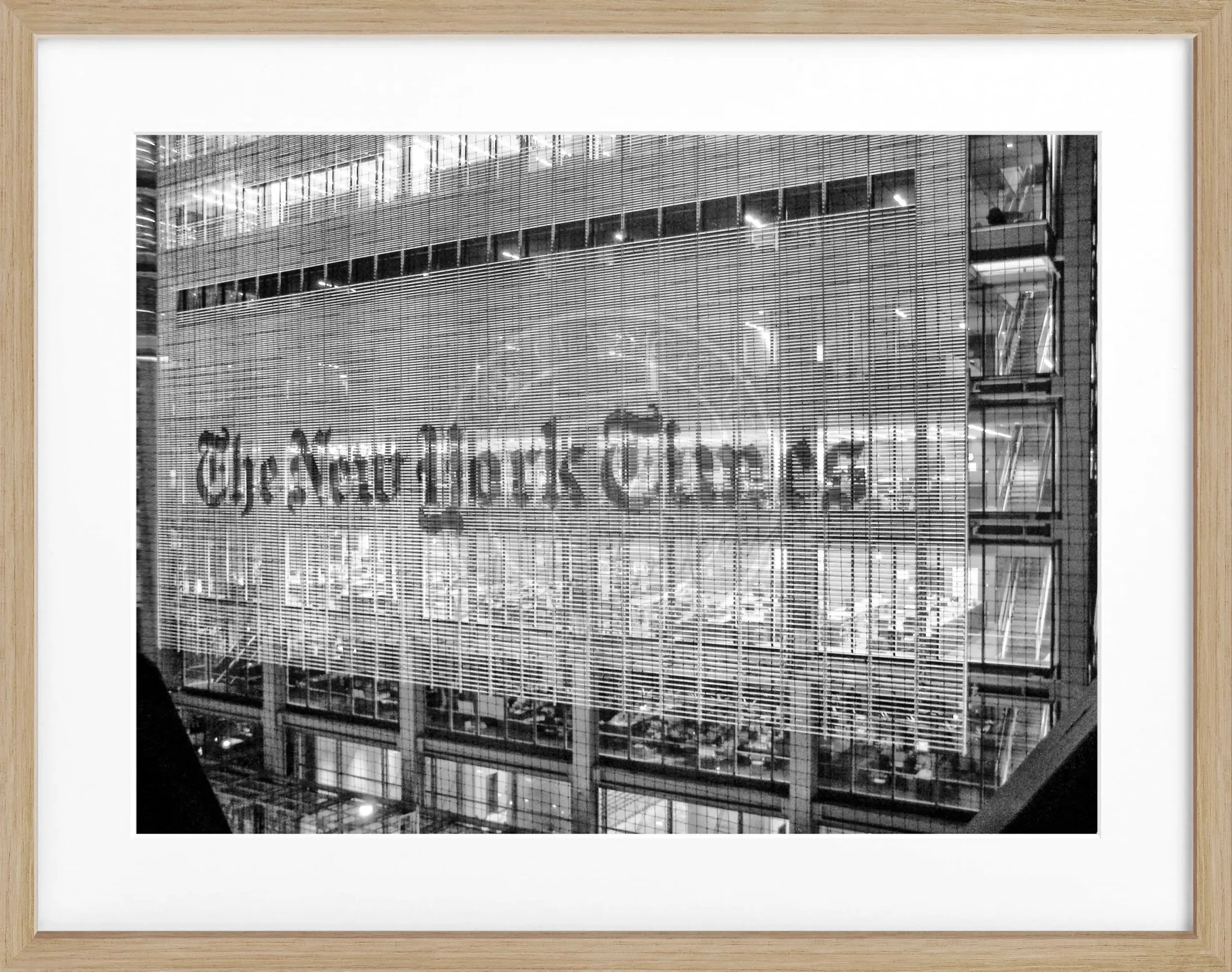 Schwarz-weiß Poster mit Rahmen, New York Times NY98, von Cosman-Photocollection, 31x25cm, dekoratives Wandbild