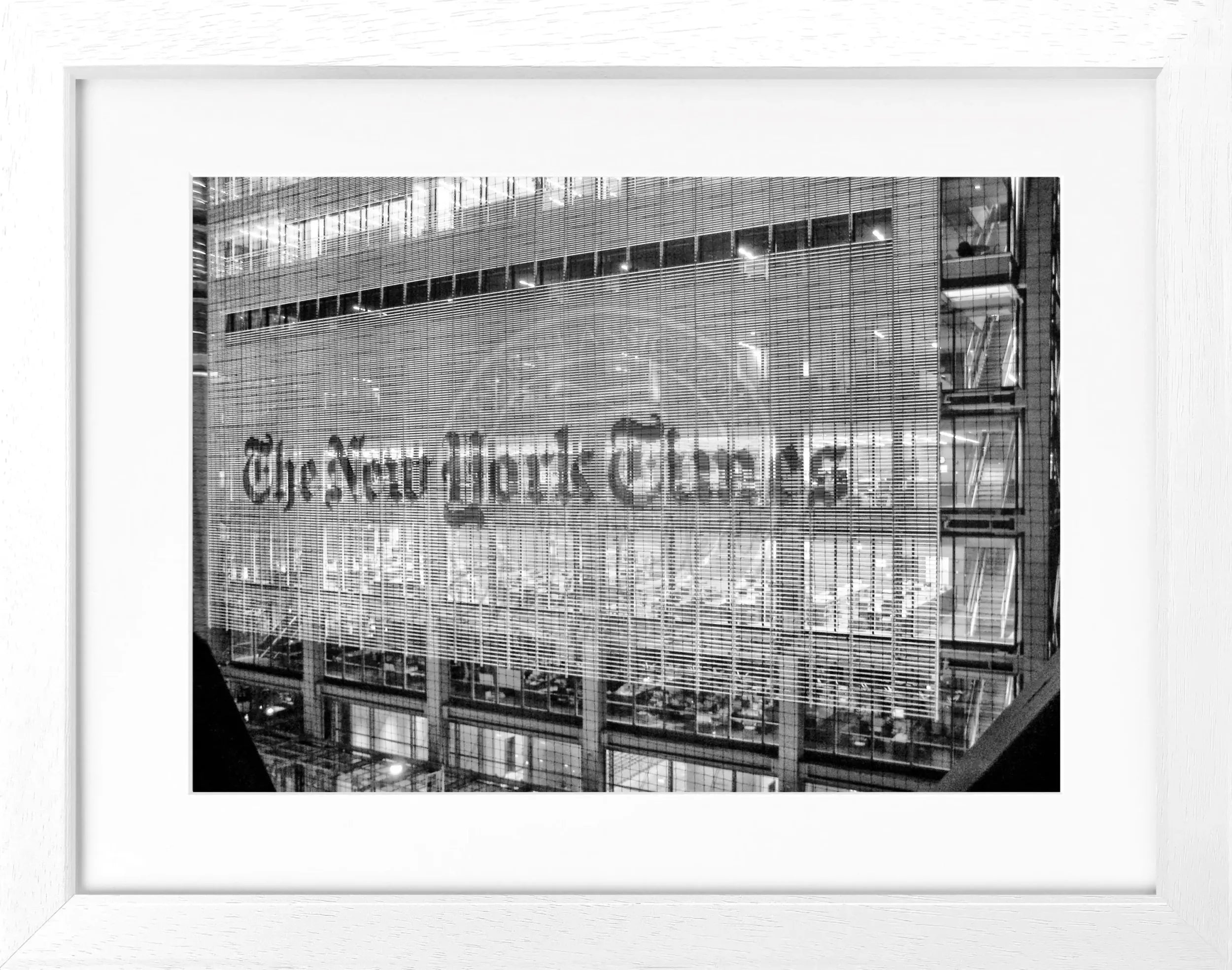 Schwarz-weiß Poster mit Rahmen der Cosman-Photocollection, Motiv New York Times NY98, 31x25 cm, Wanddekoration