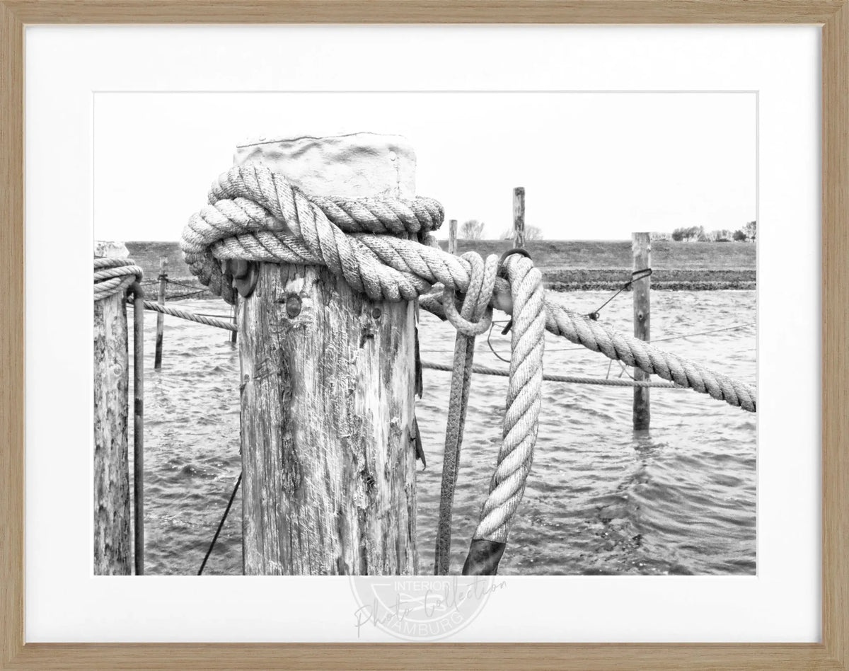 Schwarzer und weißer Poster mit Rahmen ’Poller’ Sylt SY67 von Cosman-Photocollection, 31x25 cm, Wanddekoration
