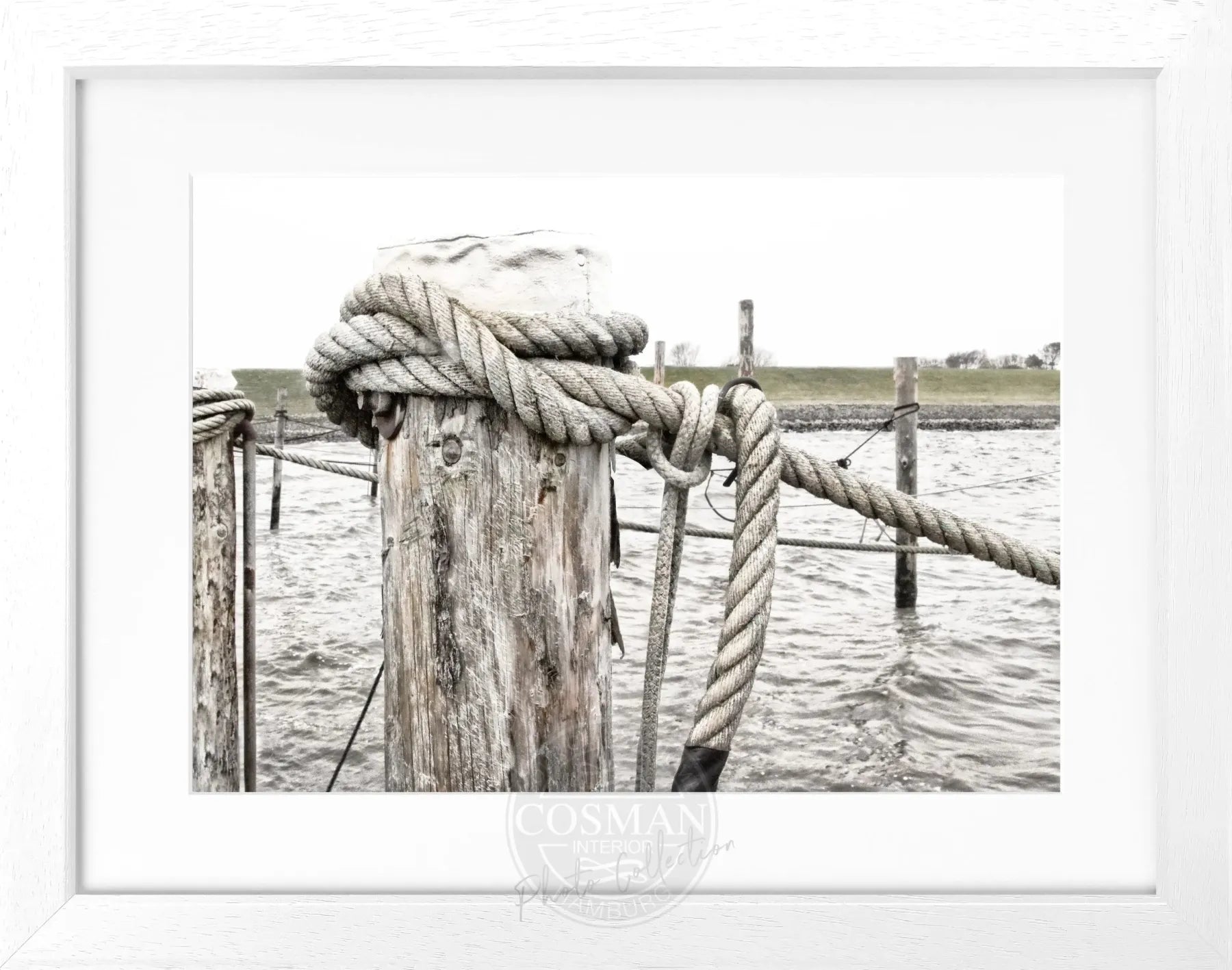 Schwarz-weiß Poster mit Rahmen »Poller« Sylt SY67 von Cosman-Photocollection, 31x25cm, dekoratives Seebilder-Design