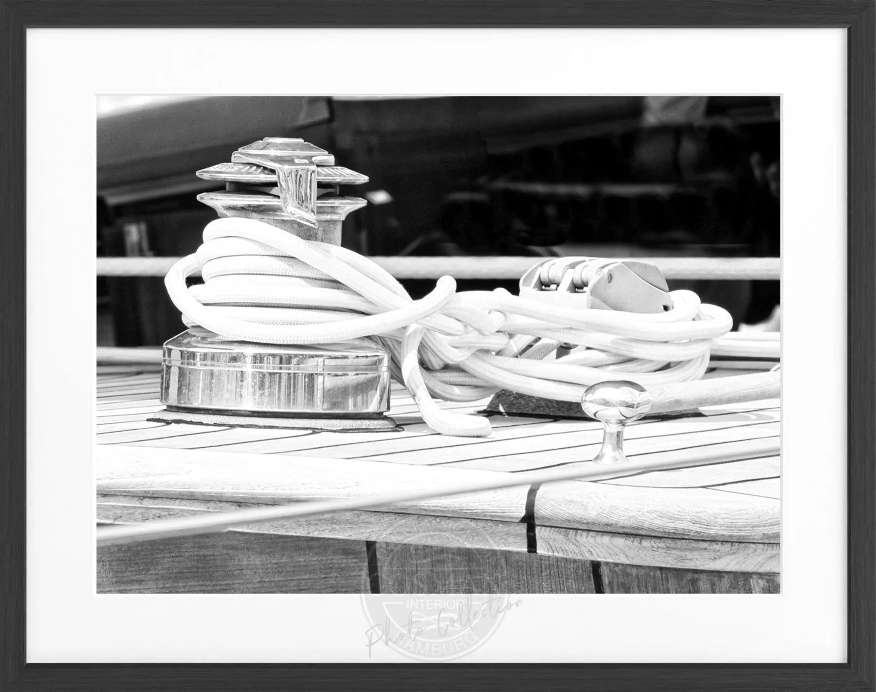 Schwarz-weiß Poster mit Rahmen »Sailing« von Cosman-Photocollection, Saint Tropez Motiv, 31x25cm.