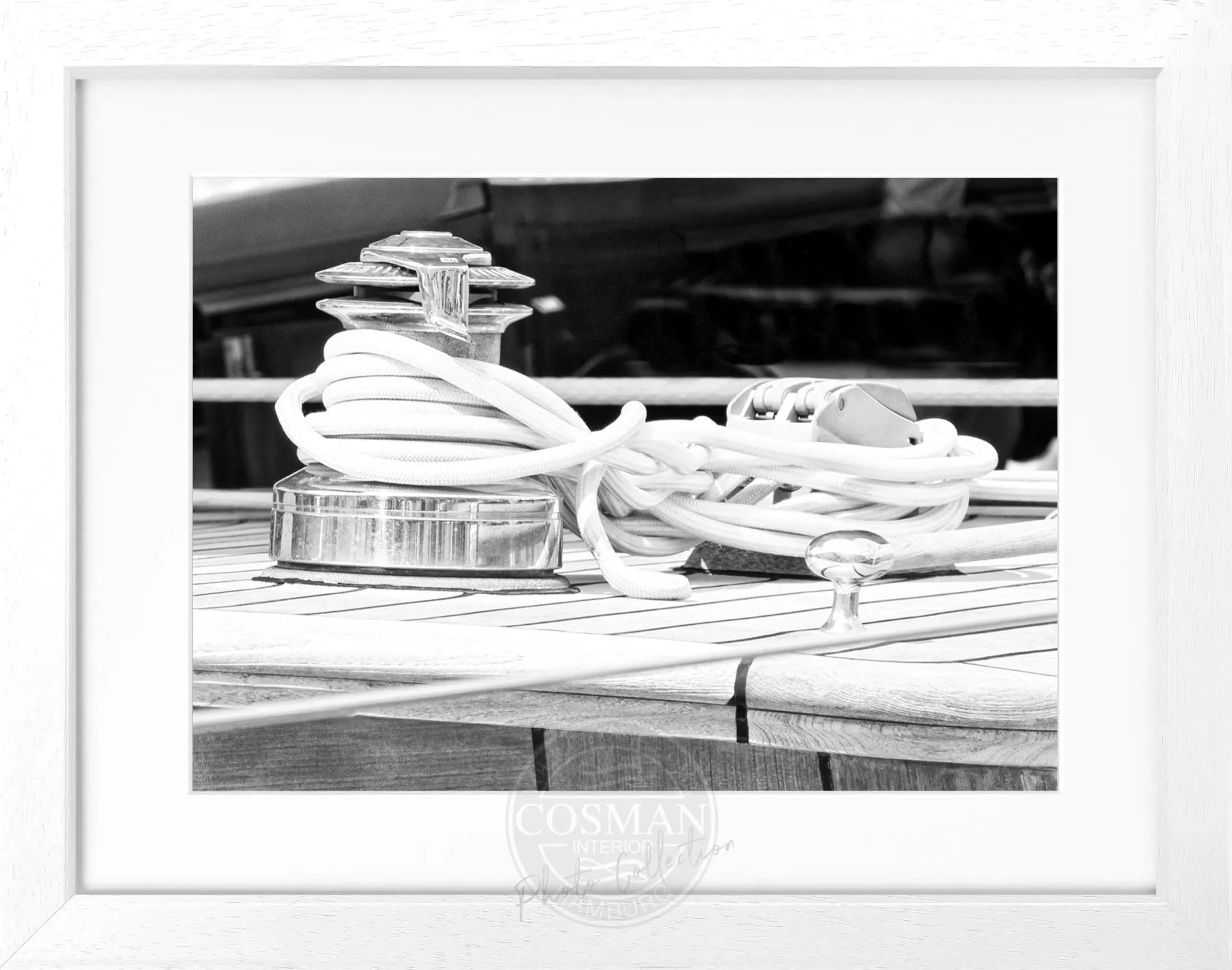 Schwarz-weiß Poster mit Rahmen 'Sailing' von Cosman-Photocollection, Saint Tropez Motiv, 31x25 cm, maritime Meereslandschaft
