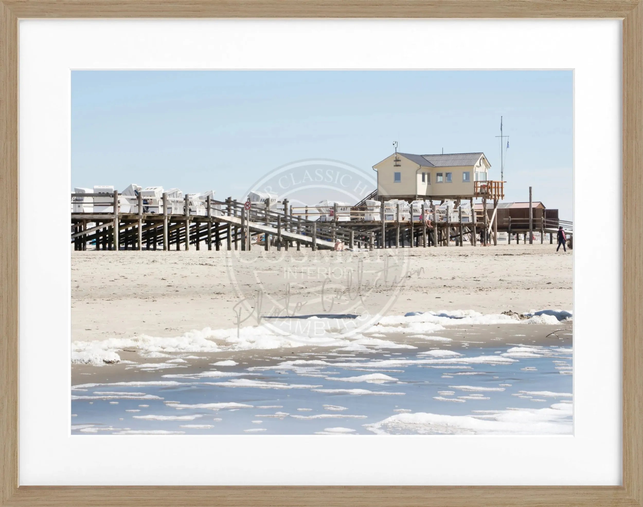 Schwarz-weiß Poster mit Rahmen von Cosman-Photocollection, Sankt Peter Ording Beach, 31x25 cm, Küstenlandschaft, maritimes Motiv