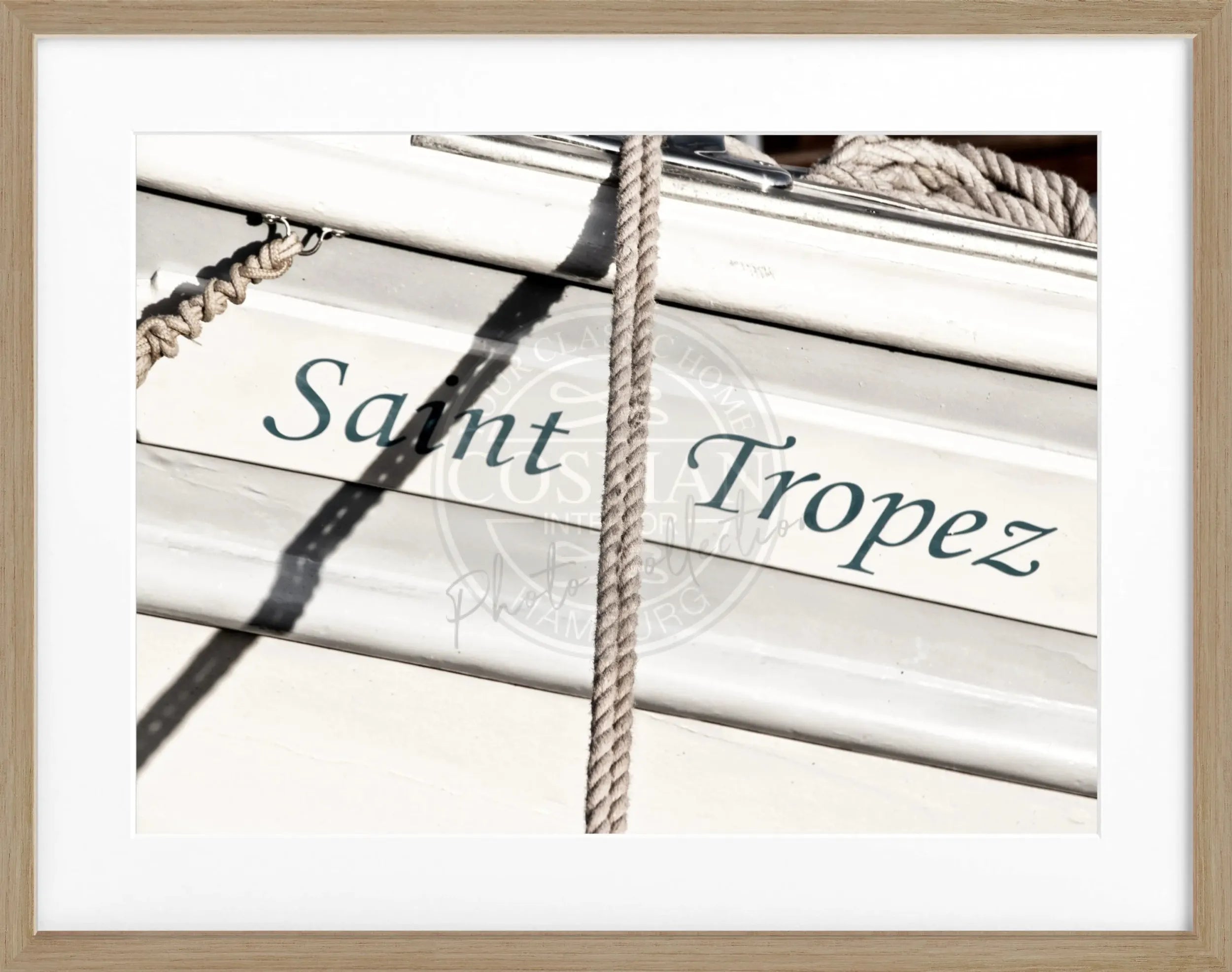 Schwarz-weißes Poster mit Rahmen, Segelboot-Motiv in Saint Tropez, von Cosman-Photocollection, 31x25cm, Kunstdruck.