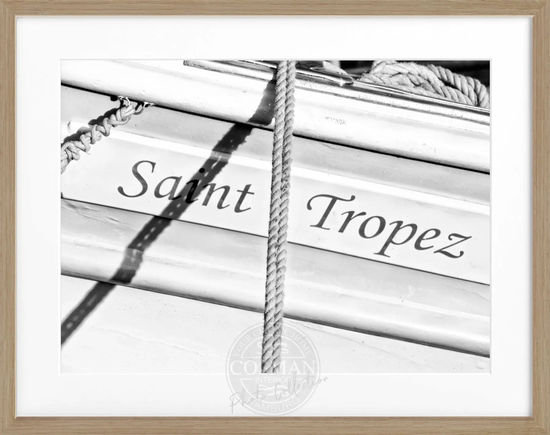 Schwarz-weiß Poster mit Rahmen, Segelboot in Saint Tropez, von Cosman-Photocollection, 31x25 cm, maritime Meeresmotivation