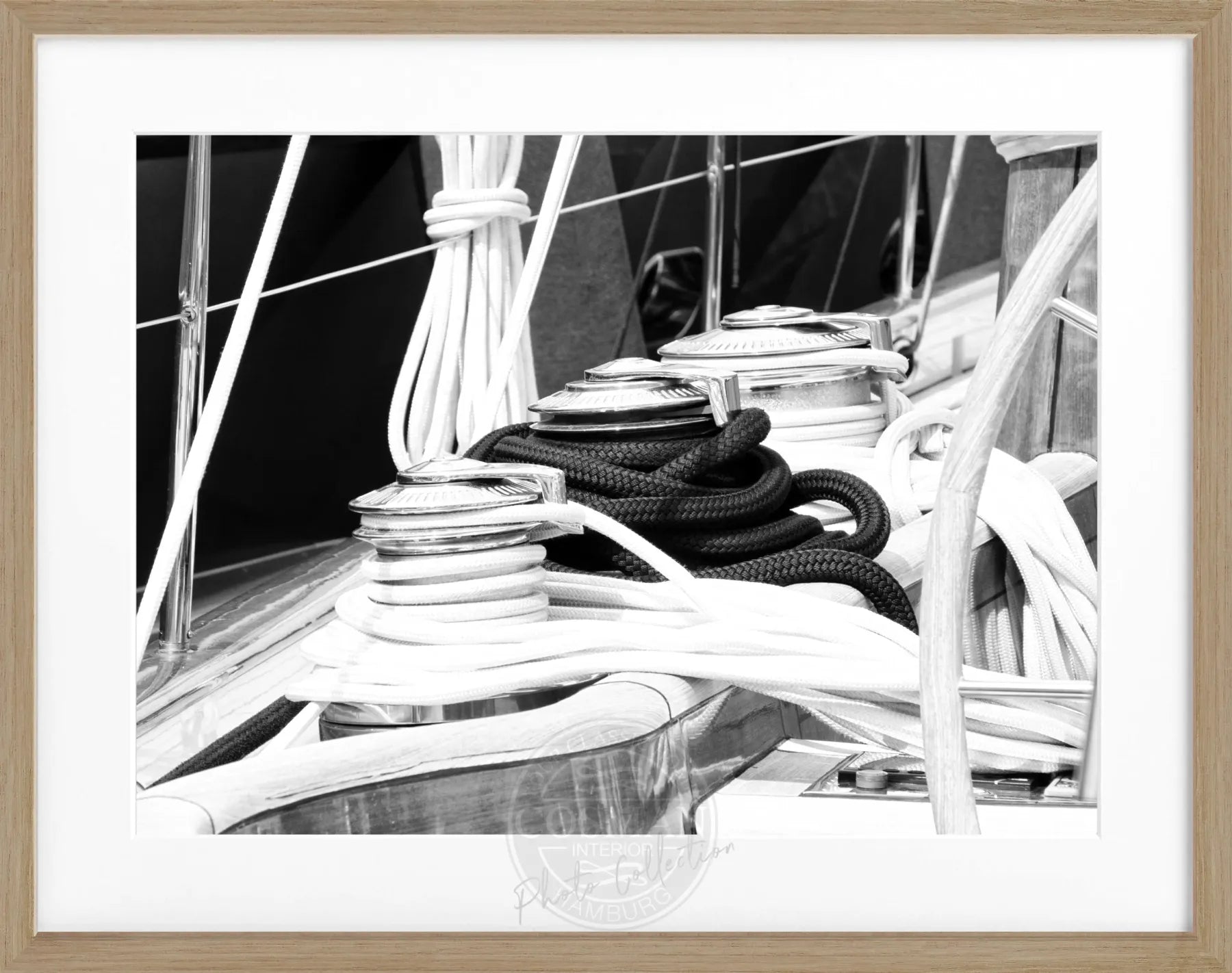 Schwarz-weiß Poster mit Rahmen von Cosman-Photocollection, Segelboot Motiv, Saint Tropez, 31x25cm.