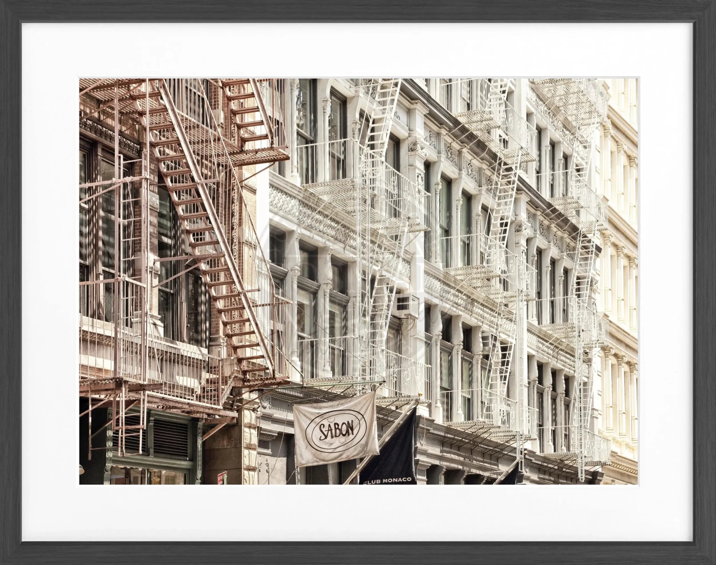 Schwarz-weiß Poster mit Rahmen ’SOHO’ von Cosman-Photocollection, New York Stadtmotiv, 31x25 cm