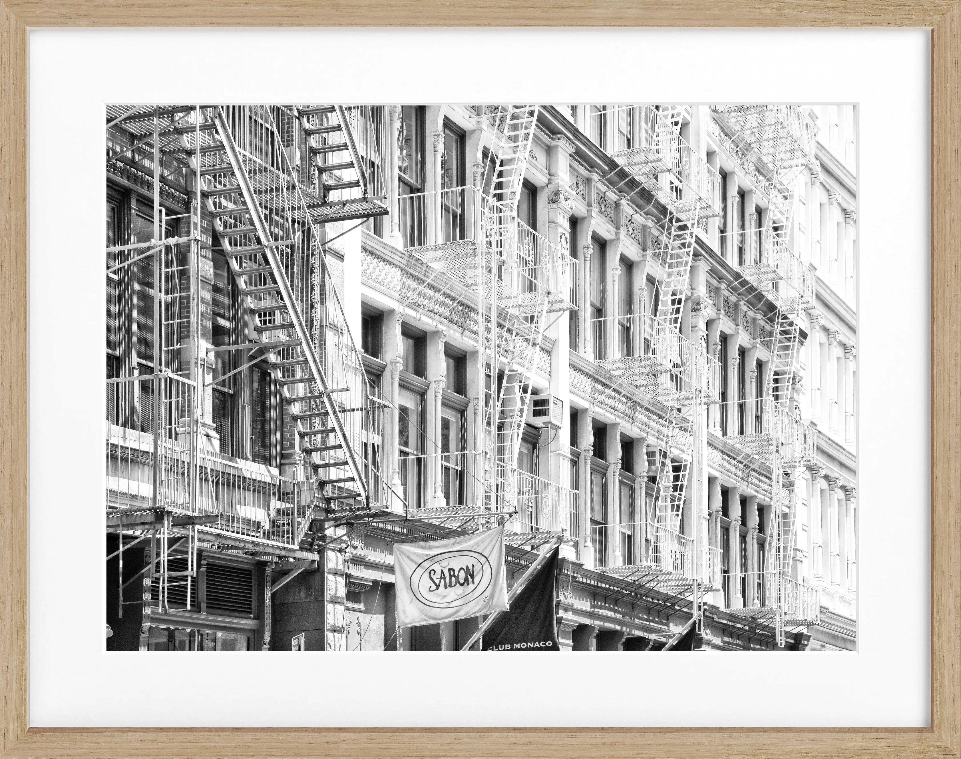 Schwarzes und weißes Poster mit Rahmen ’SOHO’ von Cosman-Photocollection, New York, NY30, 31x25 cm, urbanes Stadtmotiv