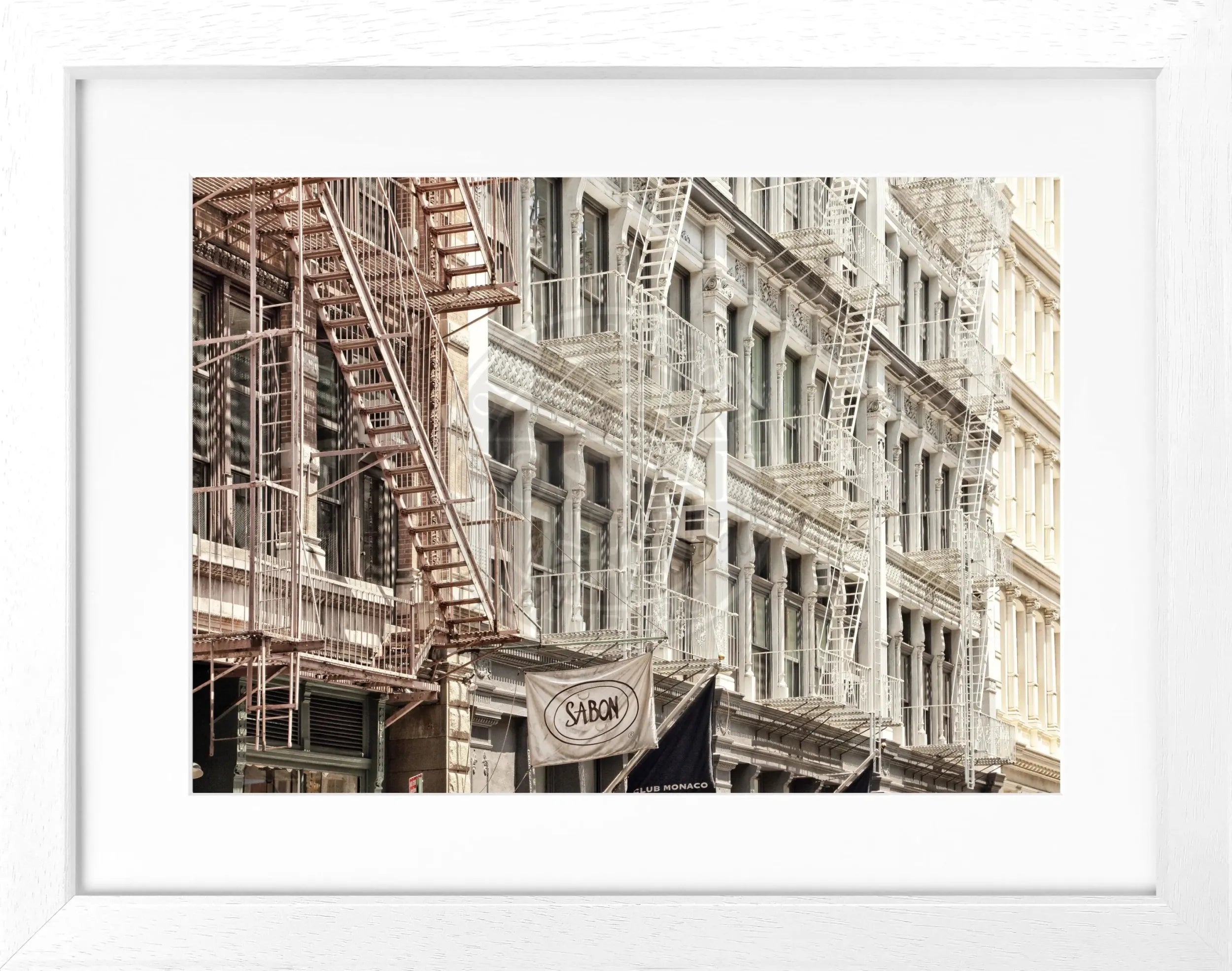 Schwarz-weiß Poster mit Rahmen 'SOHO' von Cosman-Photocollection, Stadtbild von New York, Maße 31x25cm, modernes Wandbild