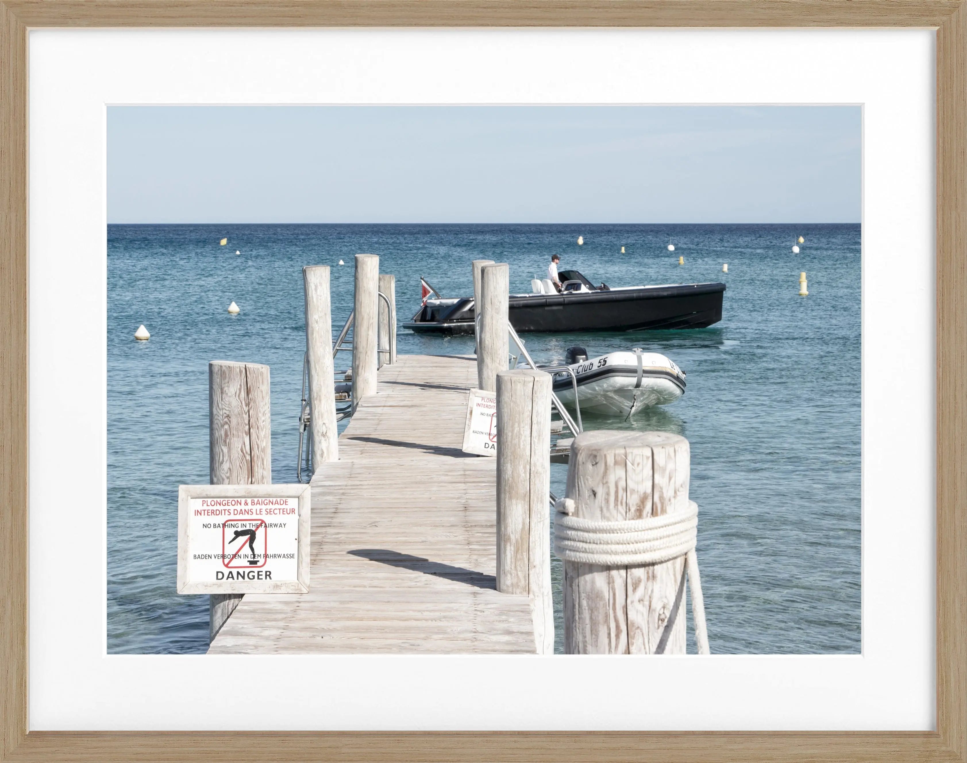 Schwarz-weiß Poster mit Rahmen ’Steg Le Club 55’ Saint Tropez, von Cosman-Photocollection, 31x25 cm, stilvolle Wanddekoration