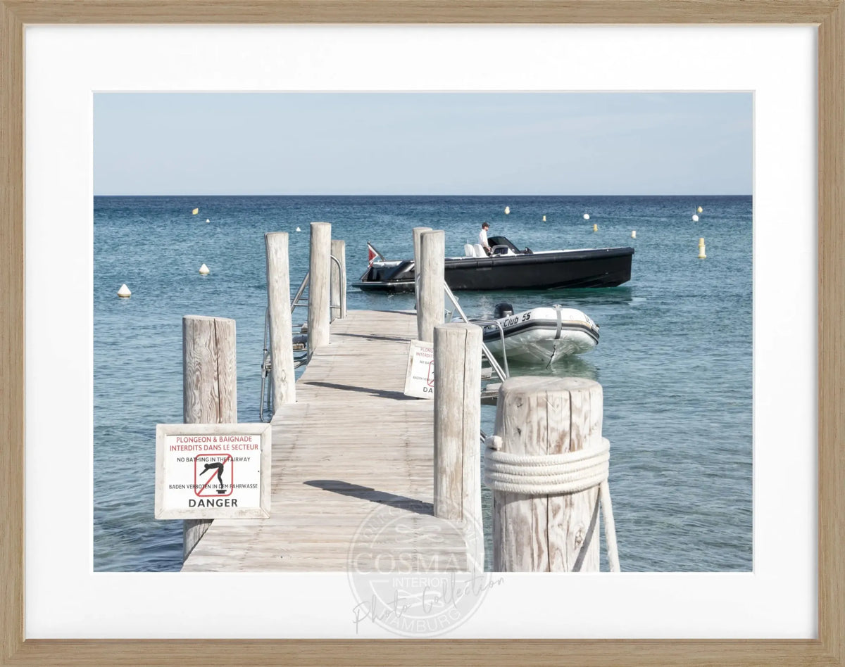 Schwarz-weiß Poster mit Rahmen ’Steg Le Club 55’ Saint Tropez, von Cosman-Photocollection, 31x25 cm, stilvolle Wanddekoration