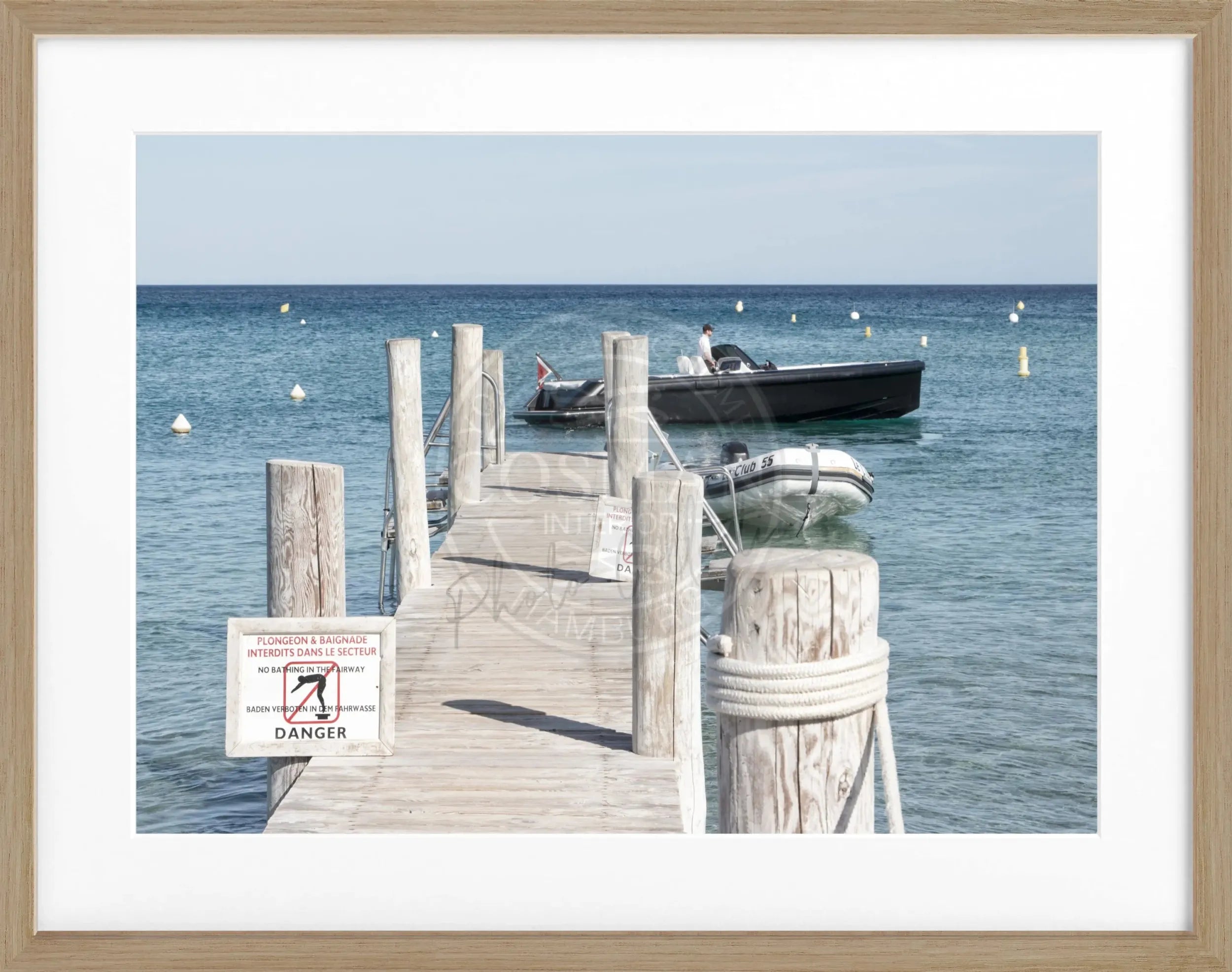 Schwarz-weiß Poster mit Rahmen ’Steg Le Club 55’ Saint Tropez, von Cosman-Photocollection, 31x25 cm, stilvolle Wanddekoration
