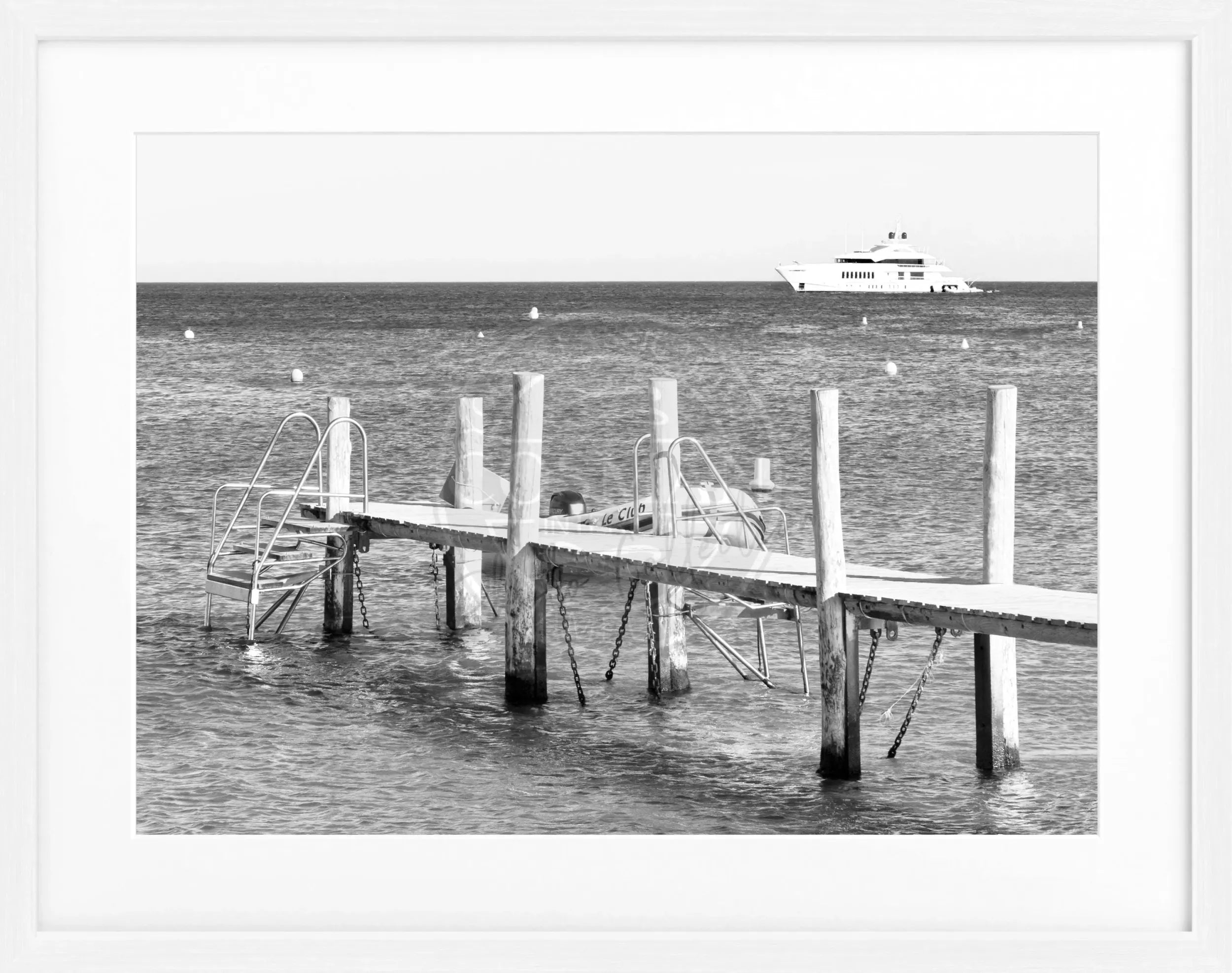 Schwarz-weiß Poster mit Rahmen ’Steg Le Club 55’ Saint Tropez von Cosman-Photocollection, 31x25 cm, stilvolle Wanddekoration