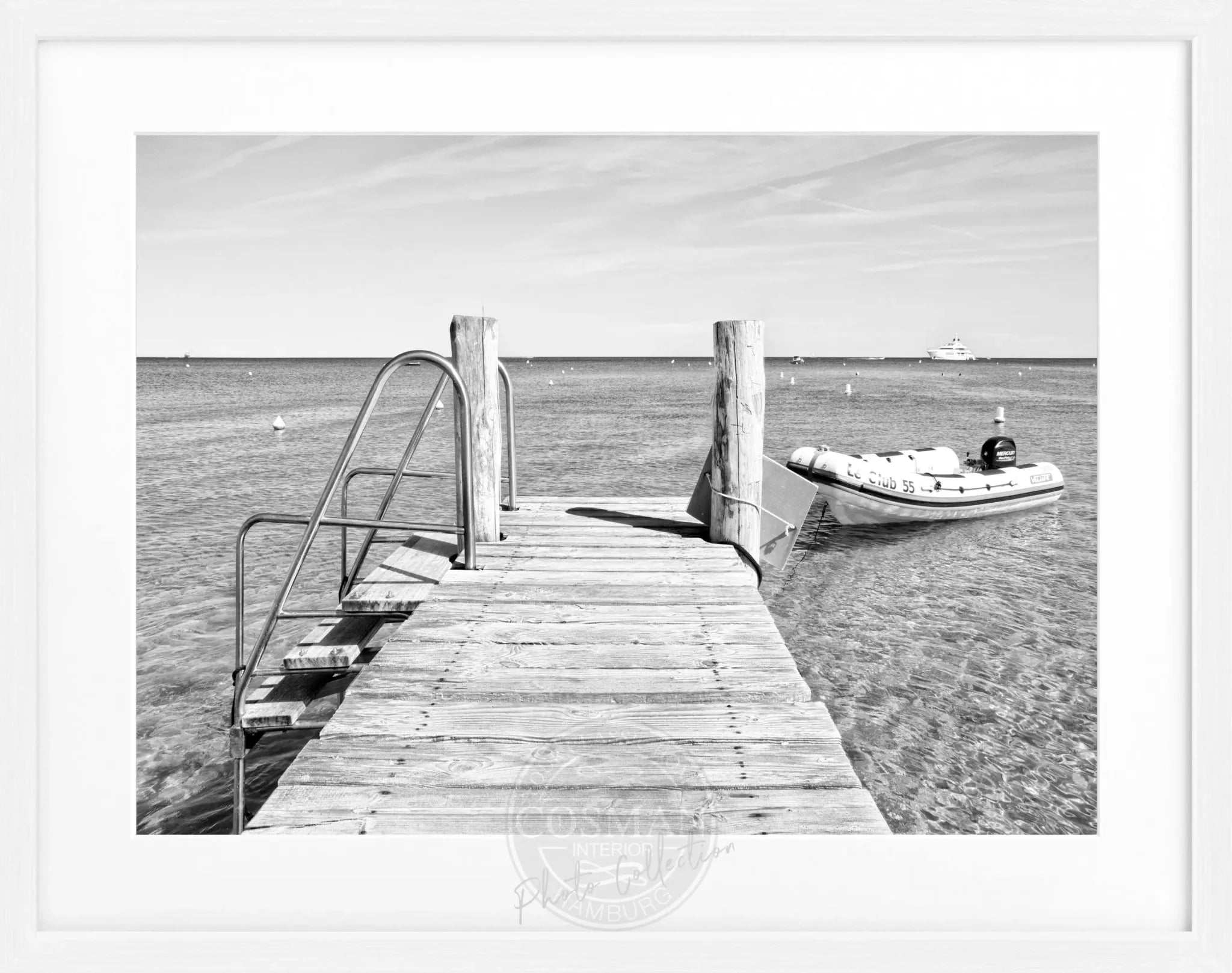 Schwarz-weiß Poster mit Rahmen ’Steg’ Saint Tropez ST23 von Cosman-Photocollection, 31x25 cm, modernes Wandbild