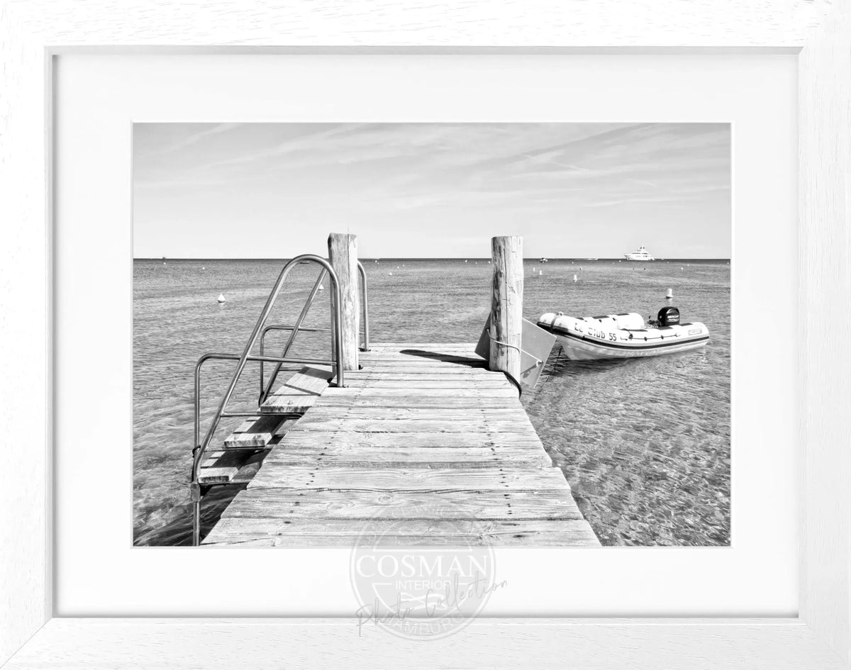 Schwarz-weiß Poster mit Rahmen 'Steg' Saint Tropez ST23 von Cosman-Photocollection, 31x25 cm, Wanddekoration.