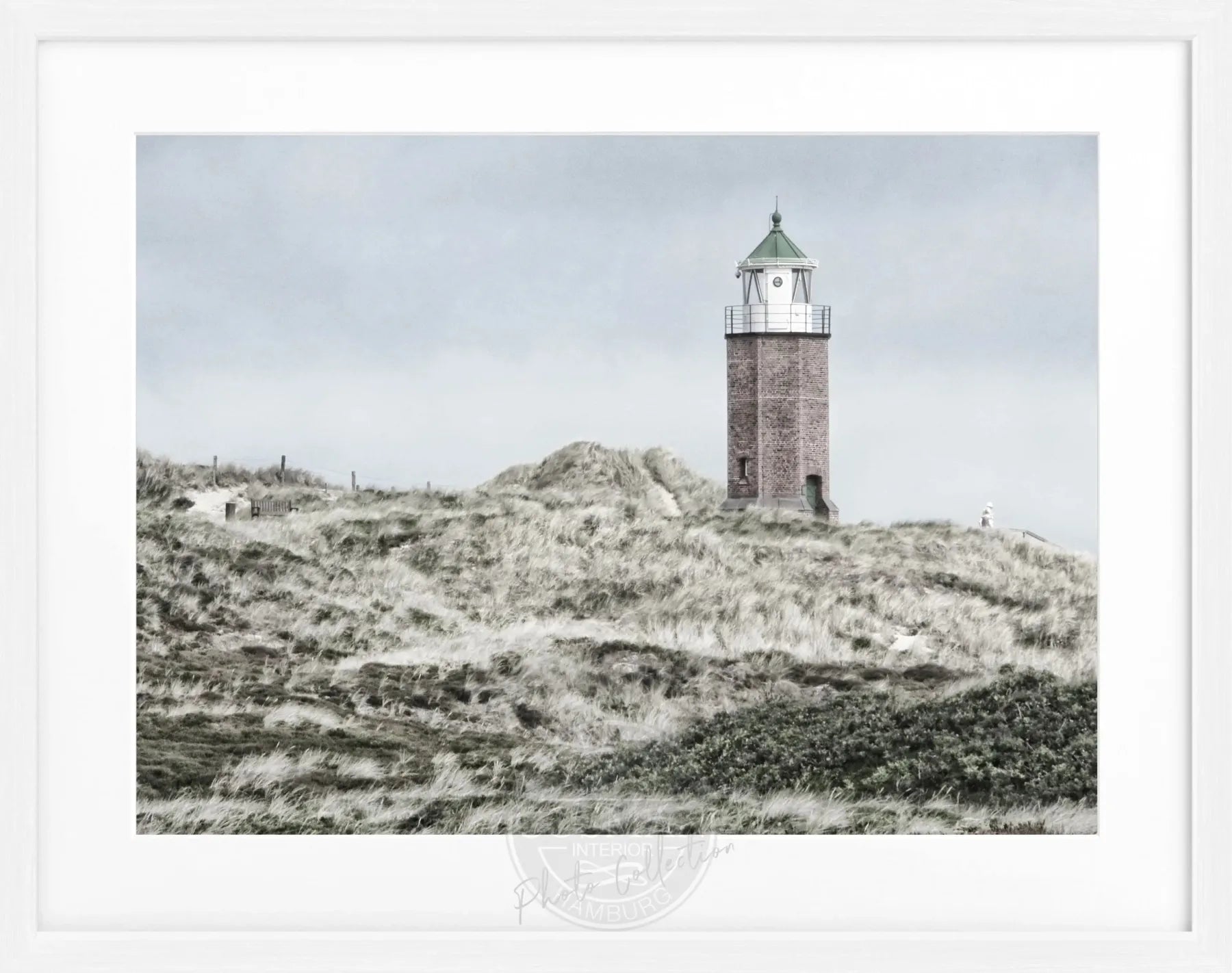 Schwarz-weiß Poster mit Rahmen, zeigt Dünen in Kampen auf Sylt, von Cosman-Photocollection, Maße 31x25 cm.