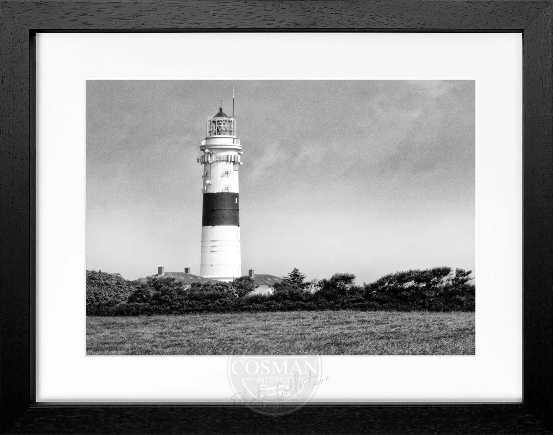 Schwarz-weiß Poster von Sylt Leuchtturm Kampen, gerahmt, im Format 31x25 cm, von Cosman-Photocollection.
