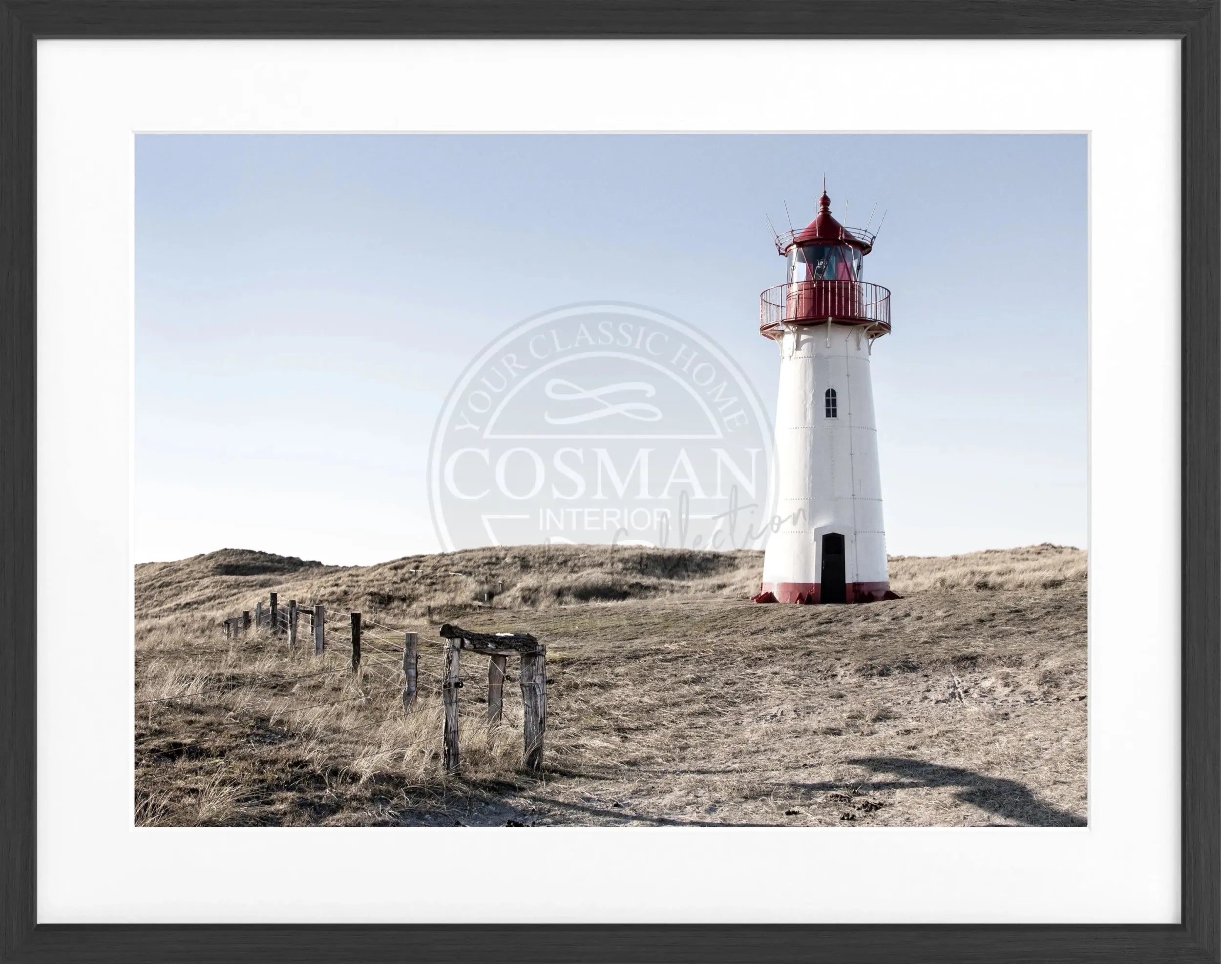 Schwarz-weiß Poster mit Rahmen von Sylt, zeigt den Leuchtturm List, im Format 31x25 cm, von Cosman-Photocollection.