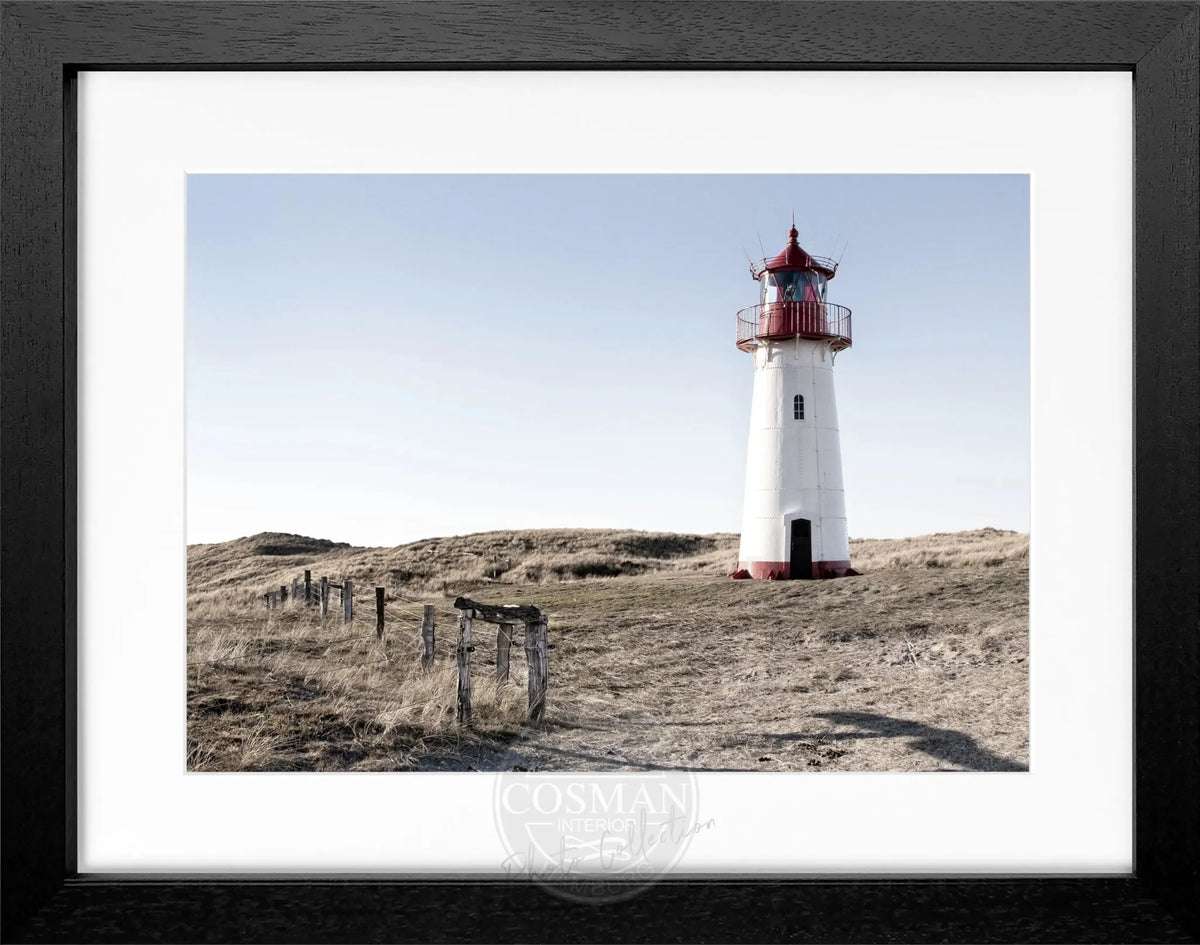 Schwarz-weiß Poster mit Rahmen, zeigt den Leuchtturm List auf Sylt, von Cosman-Photocollection, 31x25cm, Wanddekoration