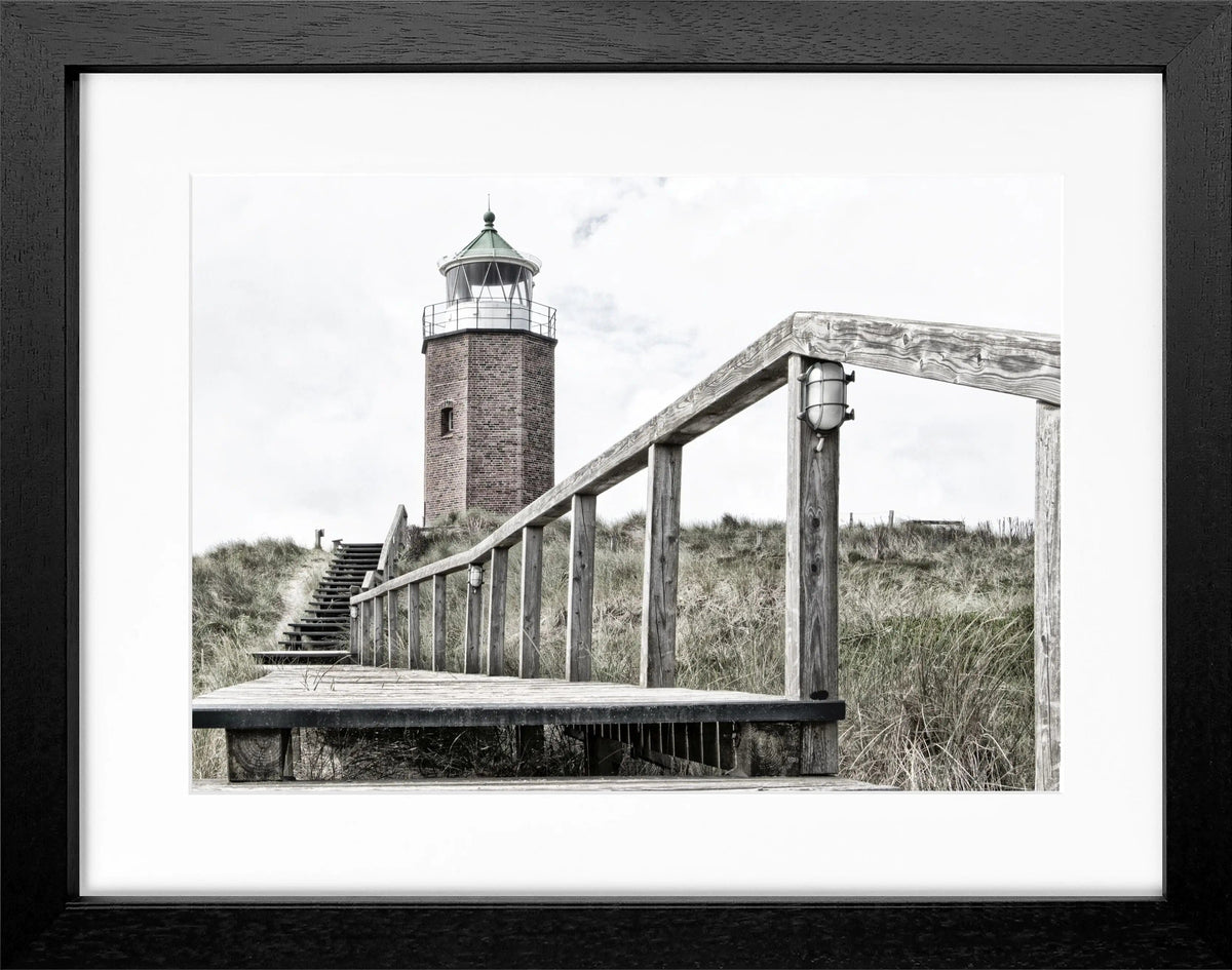 Schwarz-weiß Poster mit Rahmen, Sylt Leuchtturm ’Rotes Kliff’, von Cosman-Photocollection, 31x25 cm, Wanddekoration