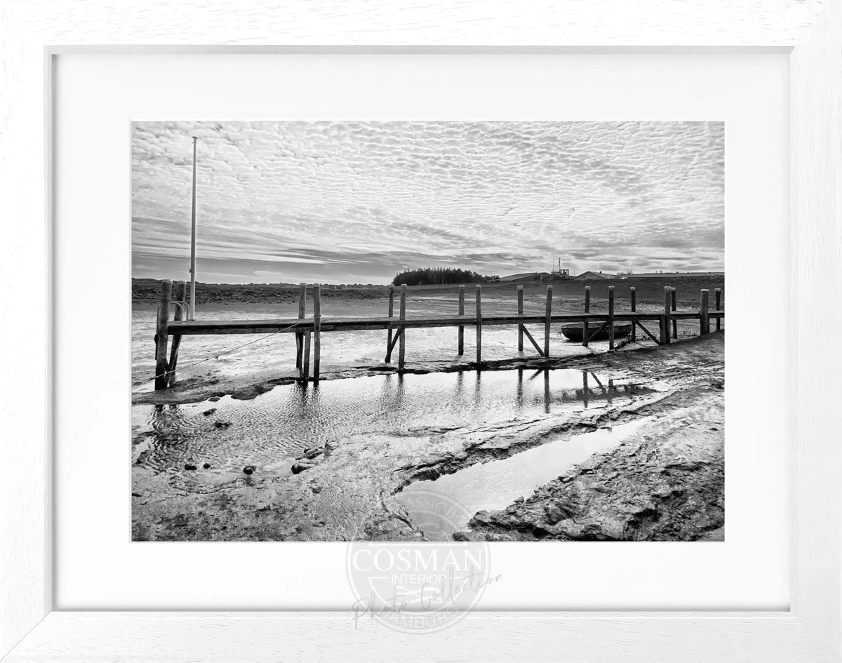Schwarz-weiß Poster mit Rahmen von Cosman-Photocollection, Hamburg-Sylt Rantum Hafen, 31x25 cm, maritime Meereslandschaft