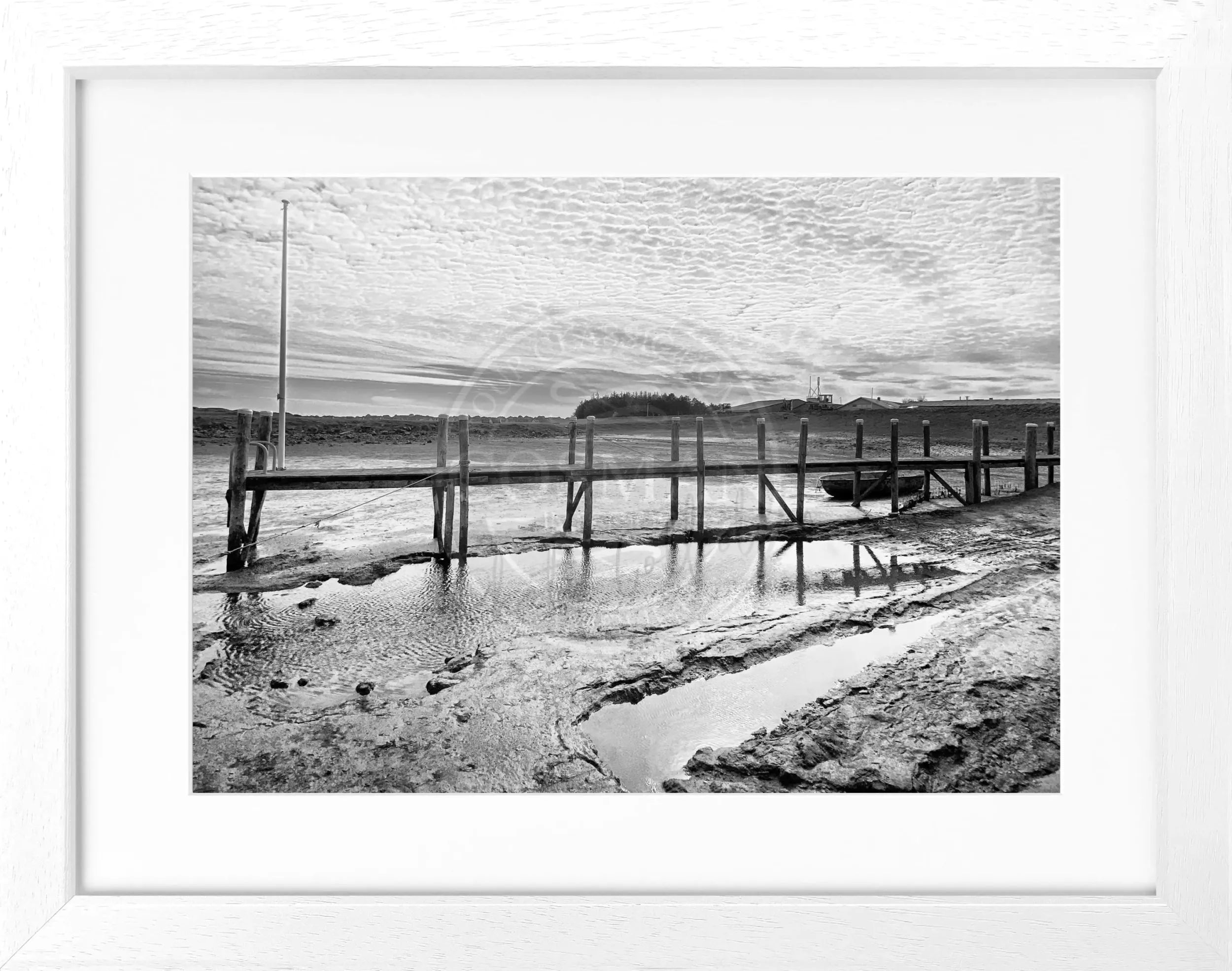 Schwarz-weiß Poster mit Rahmen von Cosman-Photocollection, Hamburg-Sylt Rantum Hafen, 31x25 cm, maritime Meereslandschaft