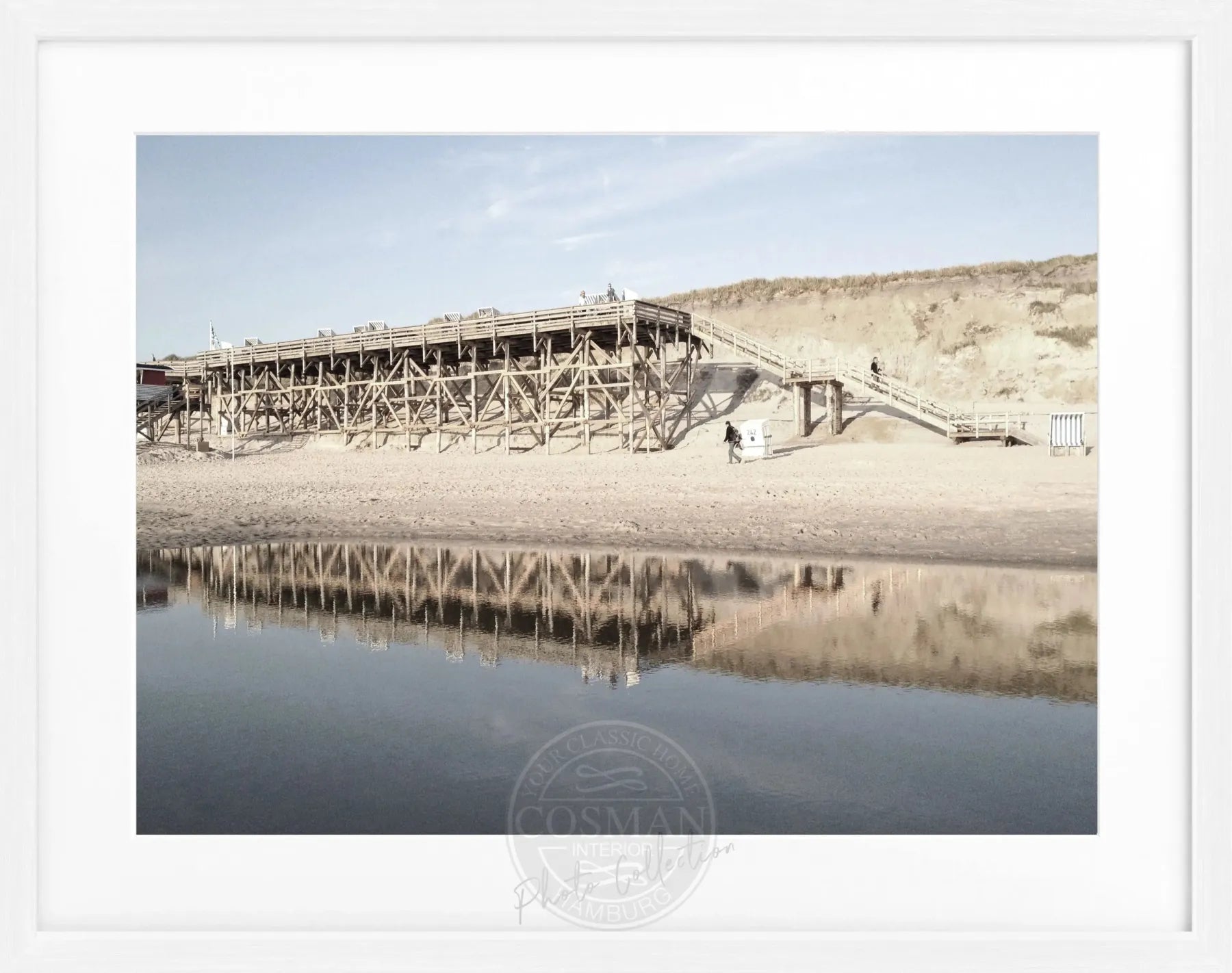 Schwarz-weiß Poster mit Rahmen von Cosman-Photocollection, Motiv vom Strand Kampen auf Sylt, 31x25 cm