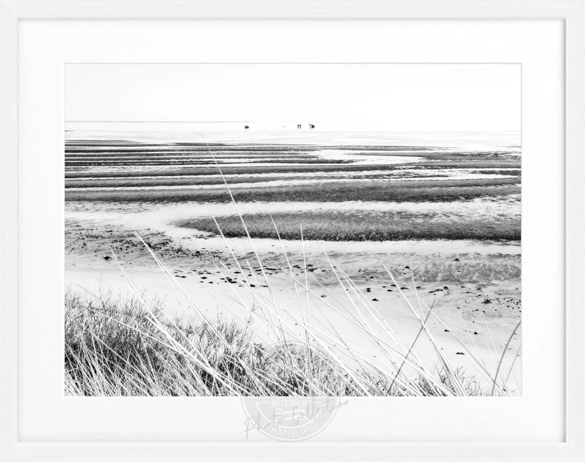 Schwarz-weiß Poster mit Rahmen von Cosman-Photocollection, Motiv Wattenmeer auf Sylt, 31x25 cm, stilvolle Wanddekoration