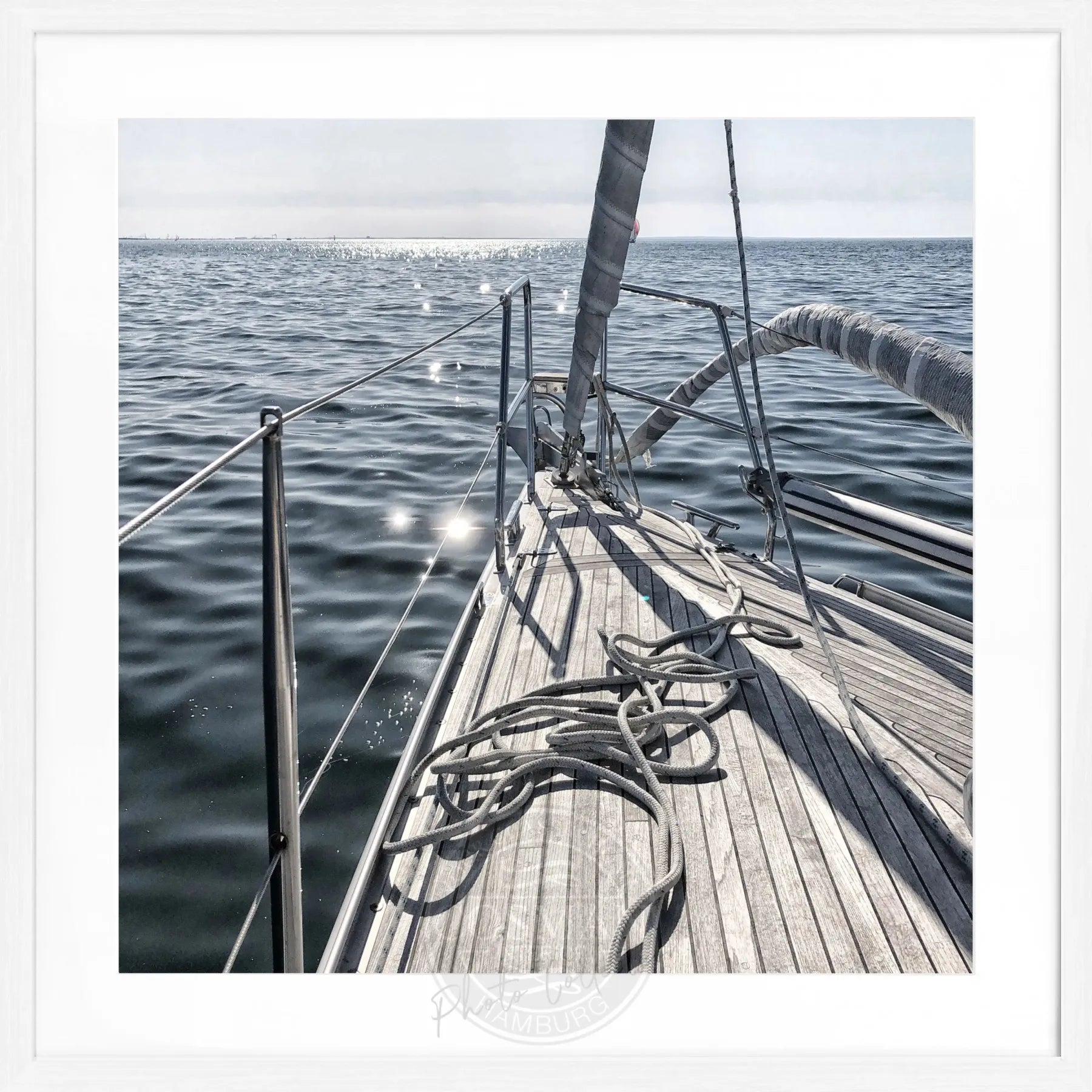 Schwarz-weiß Poster mit Rahmen, Segelboot Motiv, von Cosman-Photocollection, quadratisch 55x55cm, maritime Dekoration