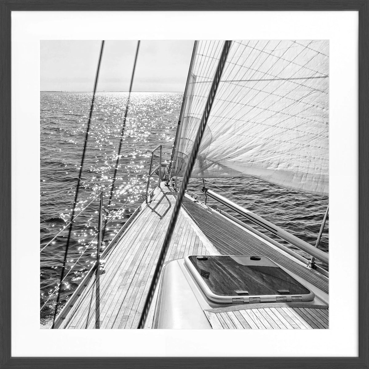 Schwarz-weiß Poster mit Rahmen, Segelboot-Motiv, von Cosman-Photocollection, im quadratischen Format 55x55 cm