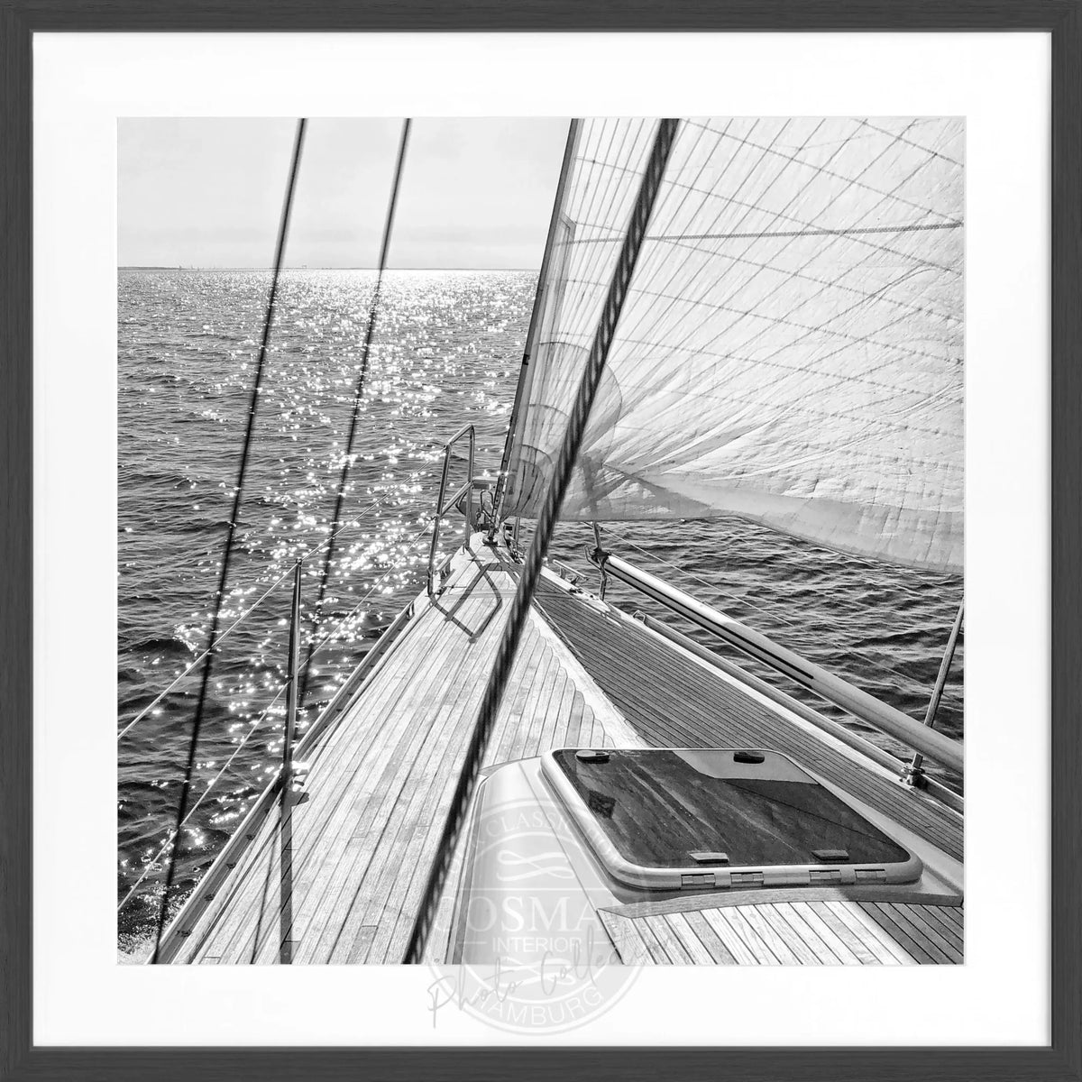 Schwarz-weiß Poster mit Rahmen, Segelboot-Motiv, von Cosman-Photocollection, im quadratischen Format 55x55 cm