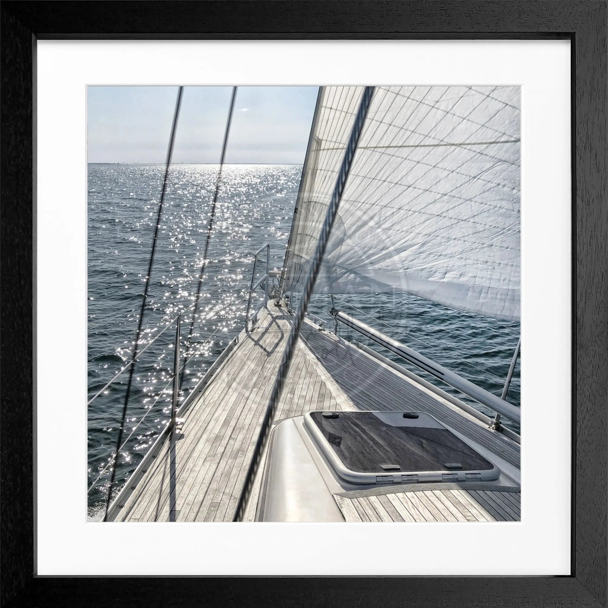 Schwarz-weiß Poster mit Rahmen von Cosman-Photocollection, Segelboot Motiv, quadratisch 55x55cm, Wanddekoration